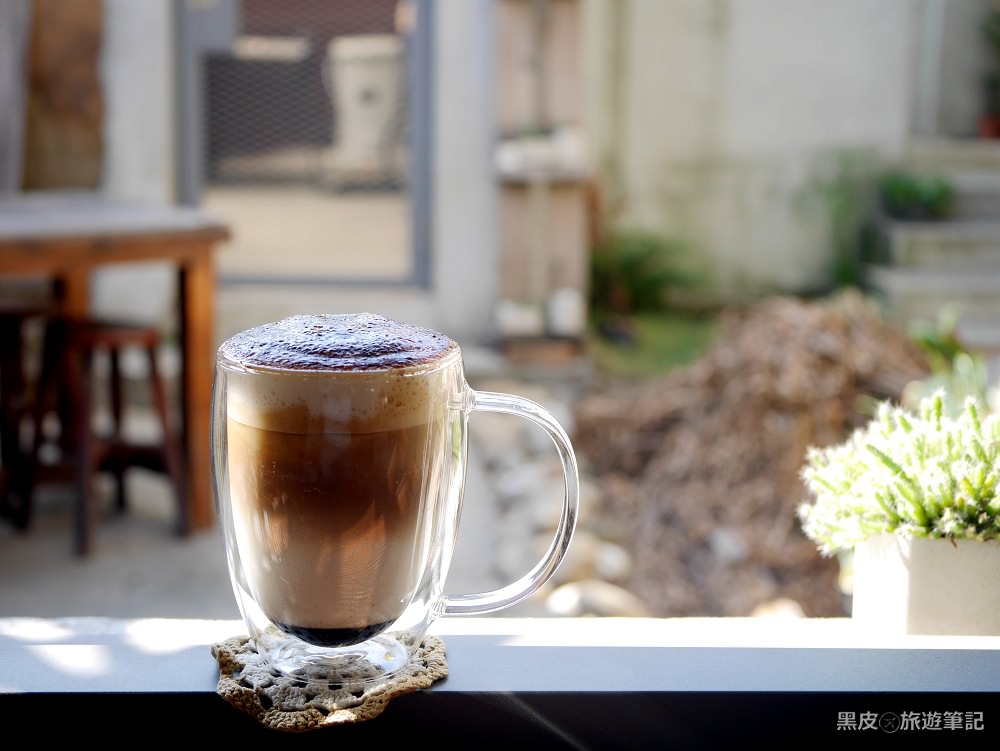 彰化美食【炎生Caffe】藏匿巷弄裡的咖啡廳，賦予廢墟全新的生命力