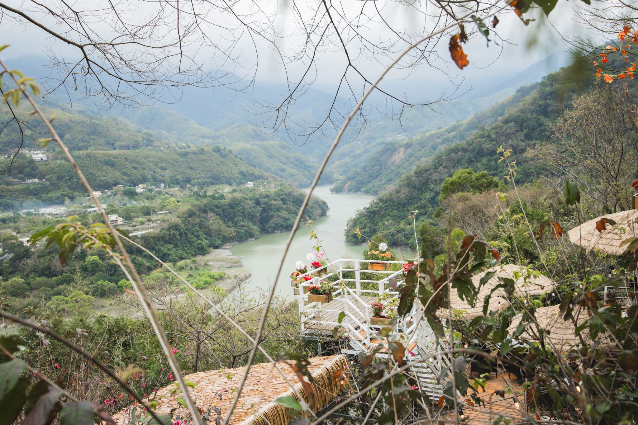 森鄰水岸景觀咖啡館|被山巒圍繞的河谷景觀咖啡廳,享受著南洋氣息的旅行 39 森鄰水岸景觀咖啡館