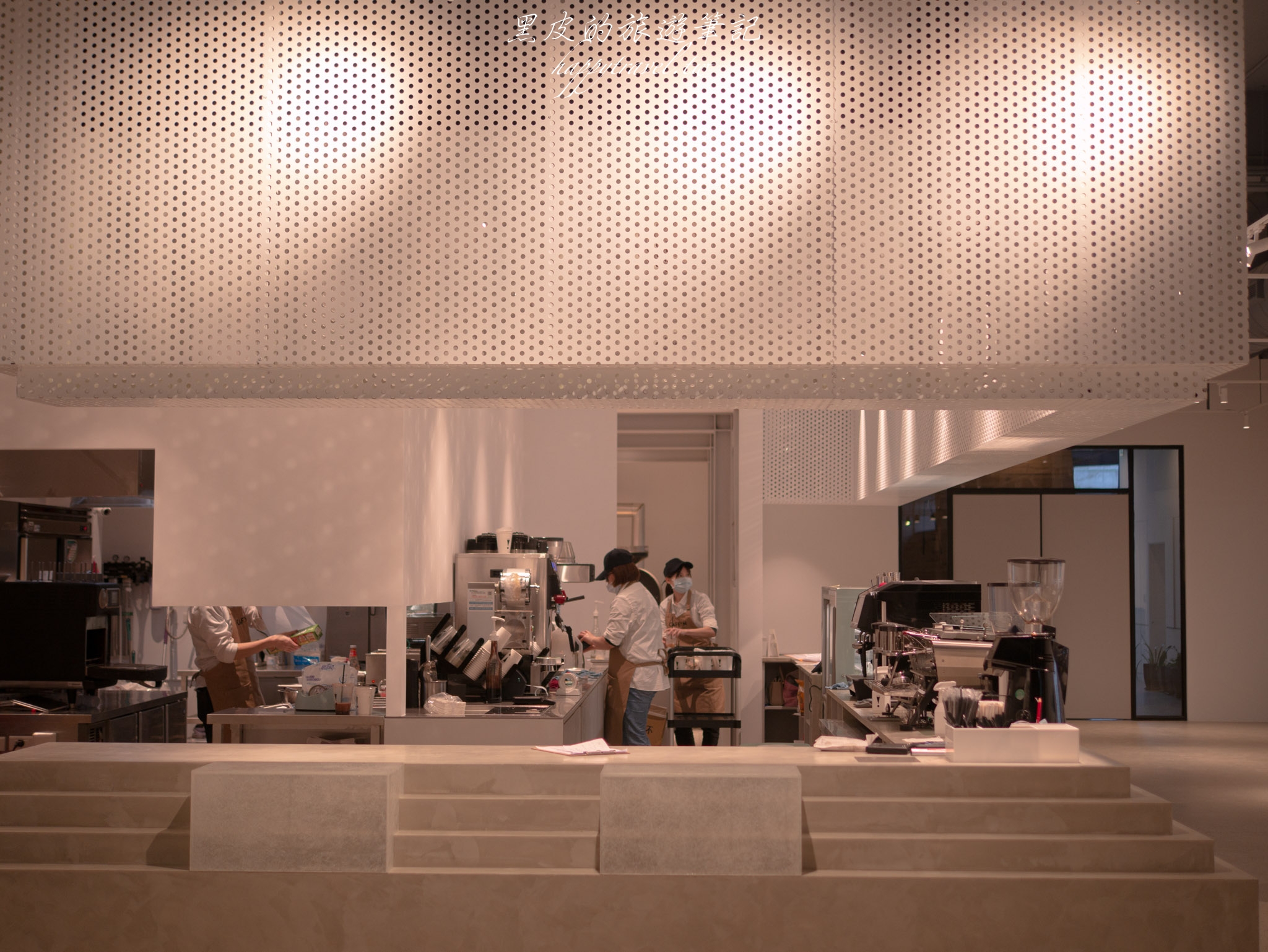 桃園景點。CAFE!N 硬咖啡｜超韓系純白工業風咖啡廳，夢幻純白少女咖啡廳