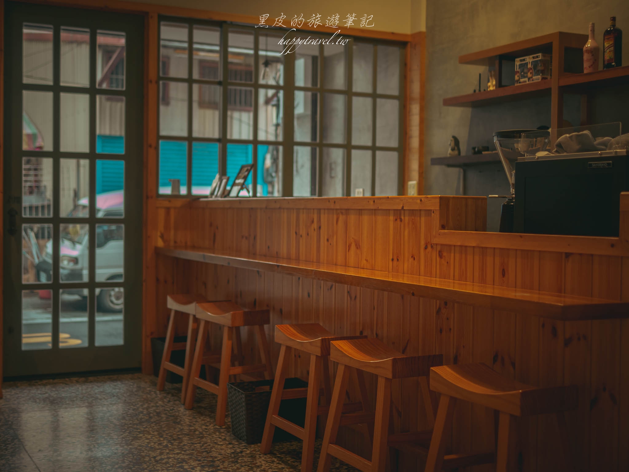 台南景點。獨善咖啡｜新美街禪風咖啡廳，有流心感的布雷烤乳酪簡直令人驚艷
