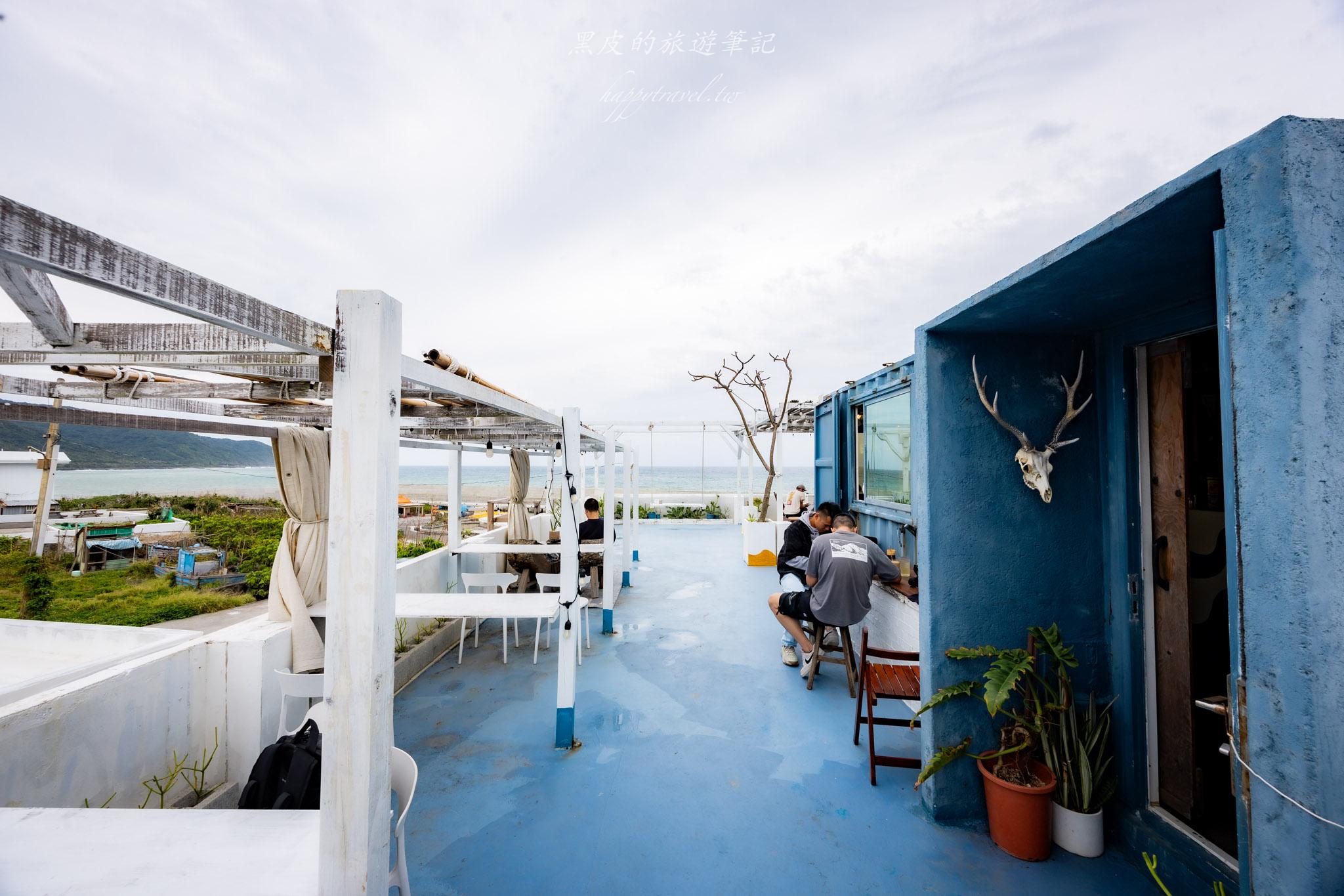 追浪咖啡室內座位 窗邊吧台看海 恆春咖啡廳推薦