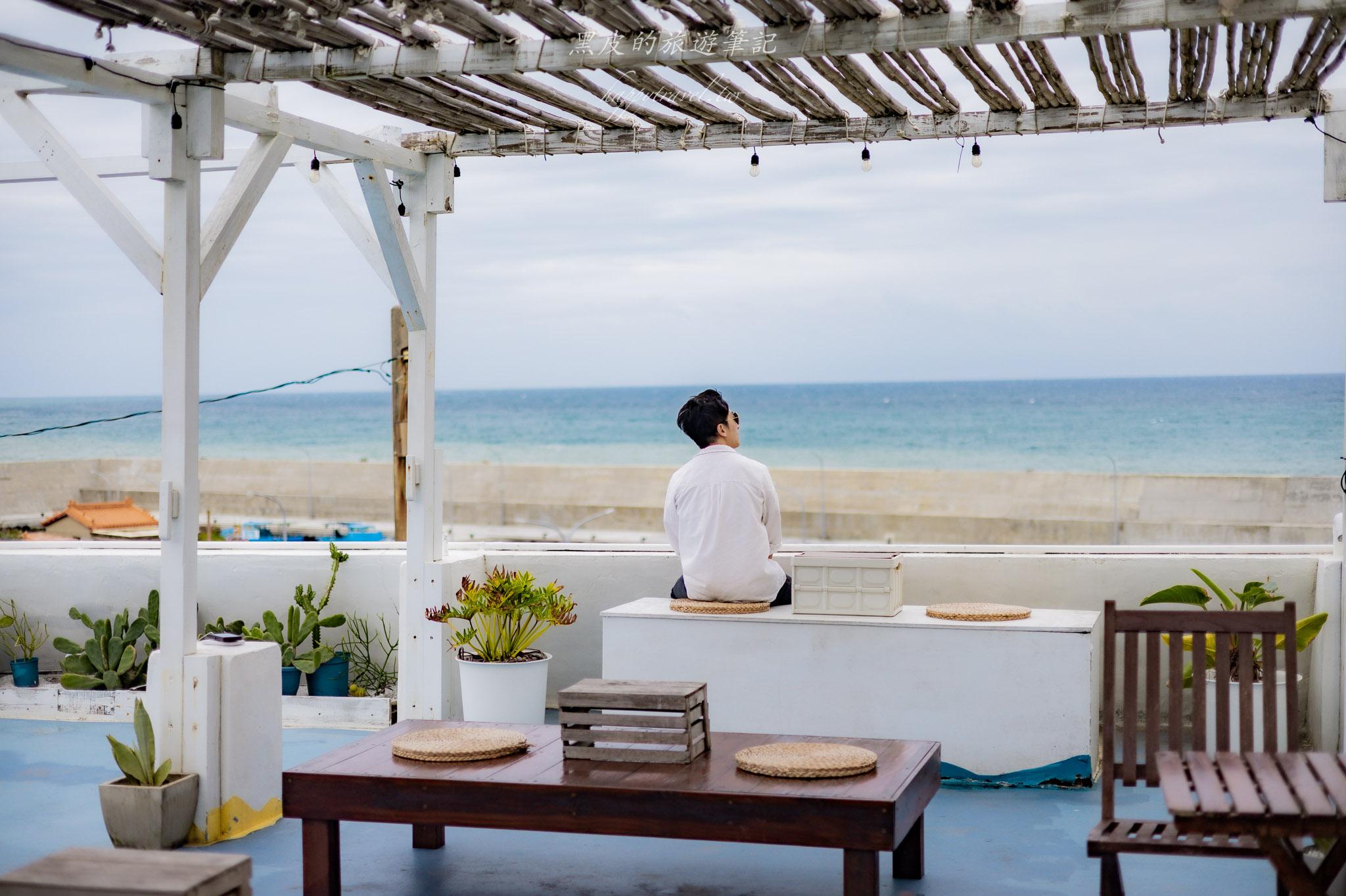 恆春海景咖啡廳追浪咖啡 屋頂露台與藍色貨櫃座位