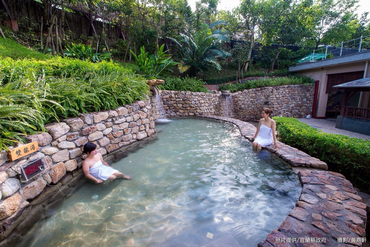 宜蘭景點。森林風呂｜鬧中取靜的平價溫泉，在森林中沐浴湯池的享受，礁溪溫泉推薦