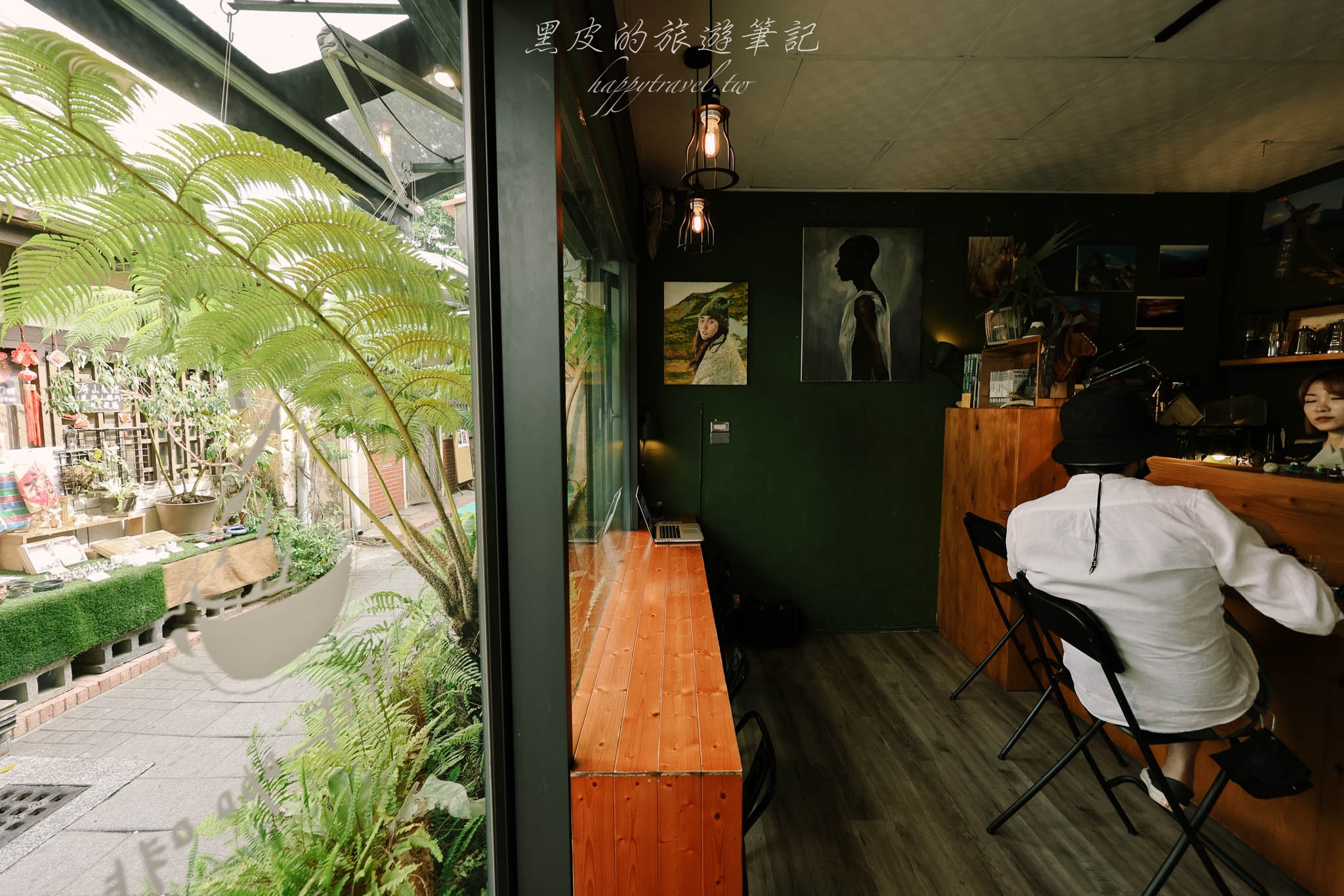 台南咖啡廳。肆樓咖啡｜隱藏小巷裡綠色植物裡的玻璃咖啡廳，滿滿的文青風，台南美食/台南景點 @黑皮的旅遊筆記