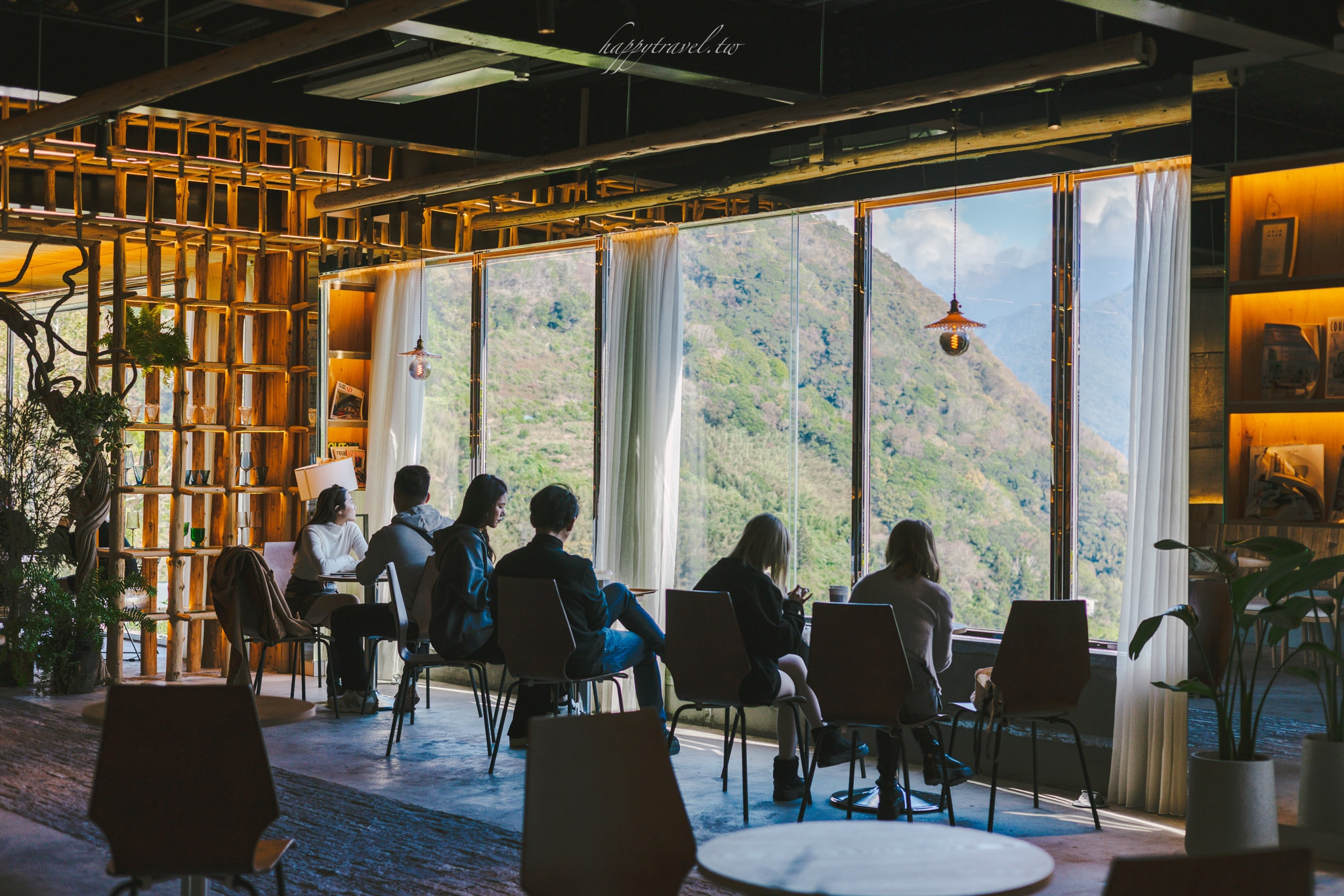 南投咖啡廳。Mountain Bica Cafe｜波希米亞與森林風格結合的全新秘境咖啡廳，在迷霧森林中享受180零死角美景，清境咖啡廳/清境景點/清境餐廳 @黑皮的旅遊筆記