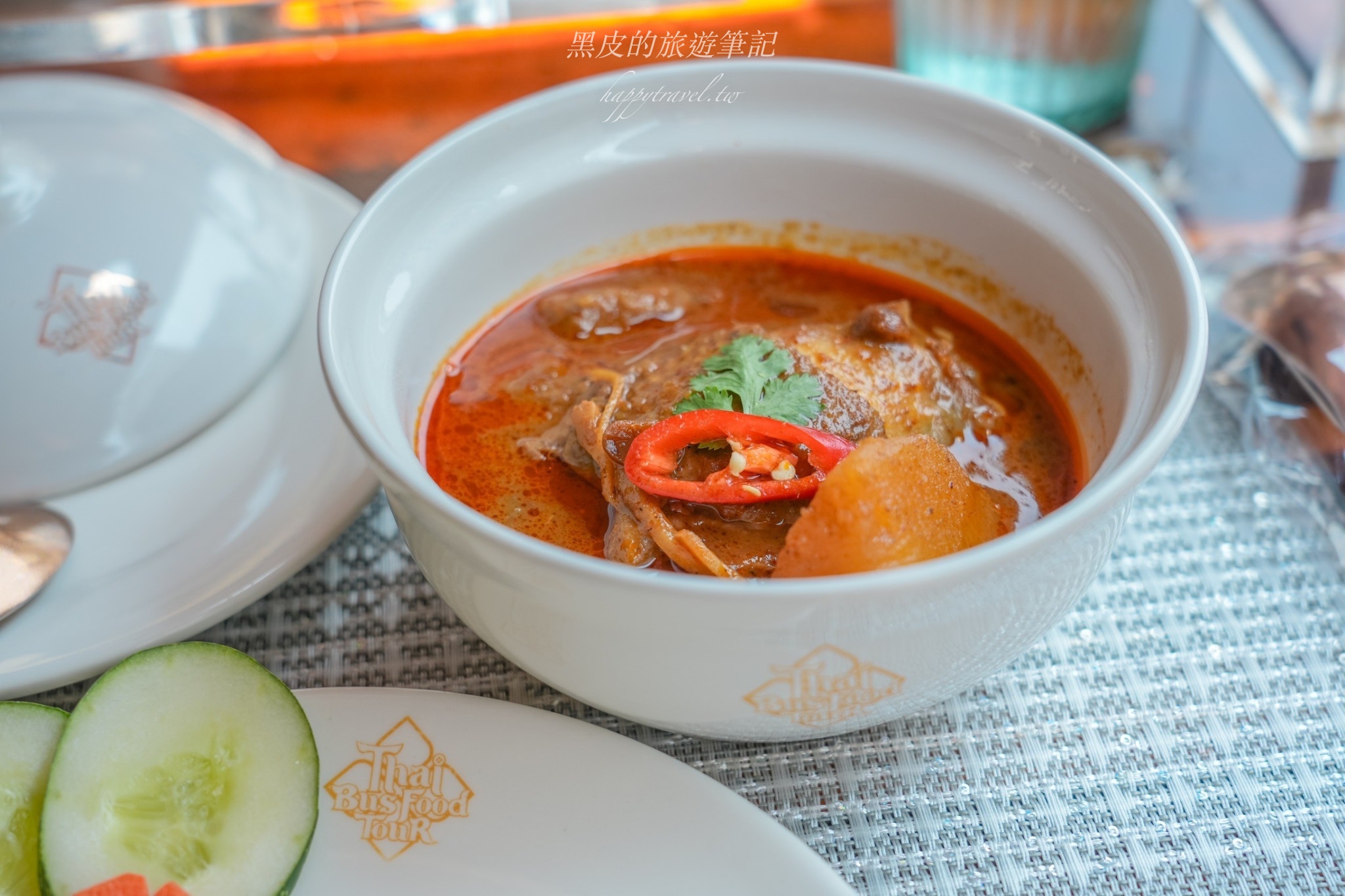泰國曼谷體驗。Thai Bus Food Tour美食觀光雙層巴士｜泰國全新觀光體驗，再享受米其林的餐點中還可以慢遊曼谷古城20個景點