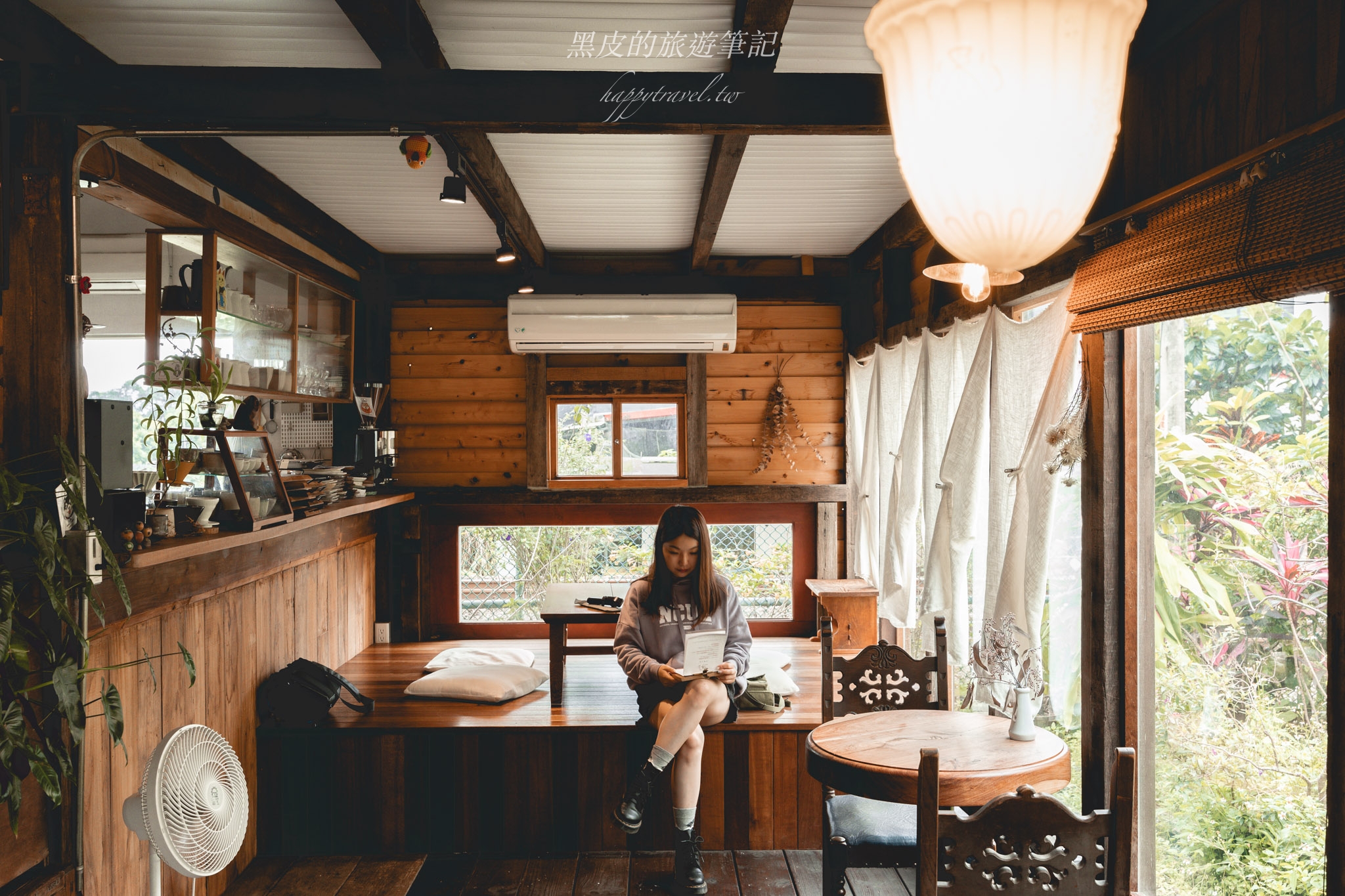 宜蘭頭城咖啡廳。捌㡯珈琲 – 昭和森林風格的咖啡廳，一邊品味咖啡一邊欣賞火車在眼前經過