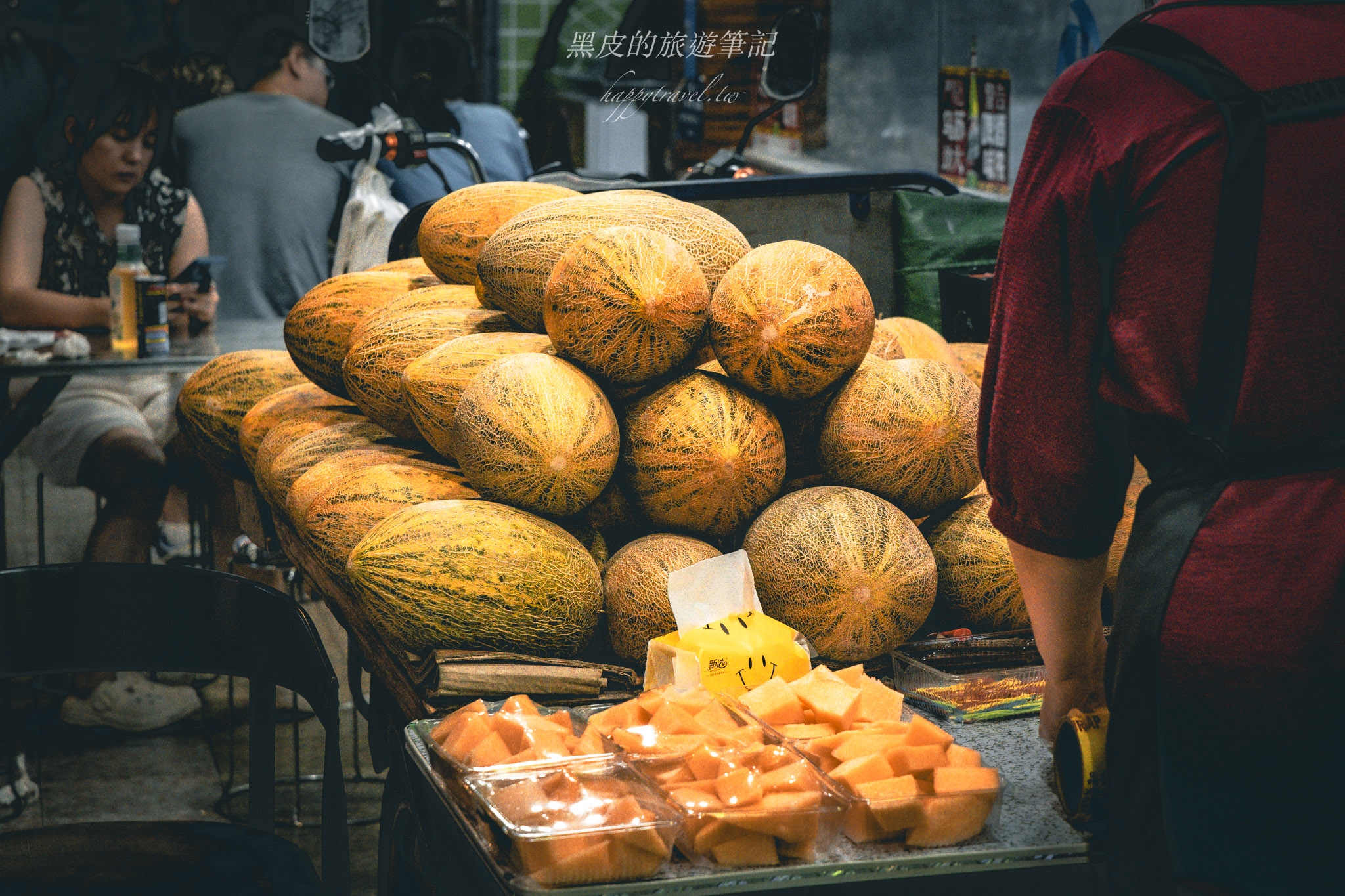 深圳布心美食『巴汗羊肉串燒烤』這間新疆羊肉串越夜人越多，每個人至少都是20串起跳