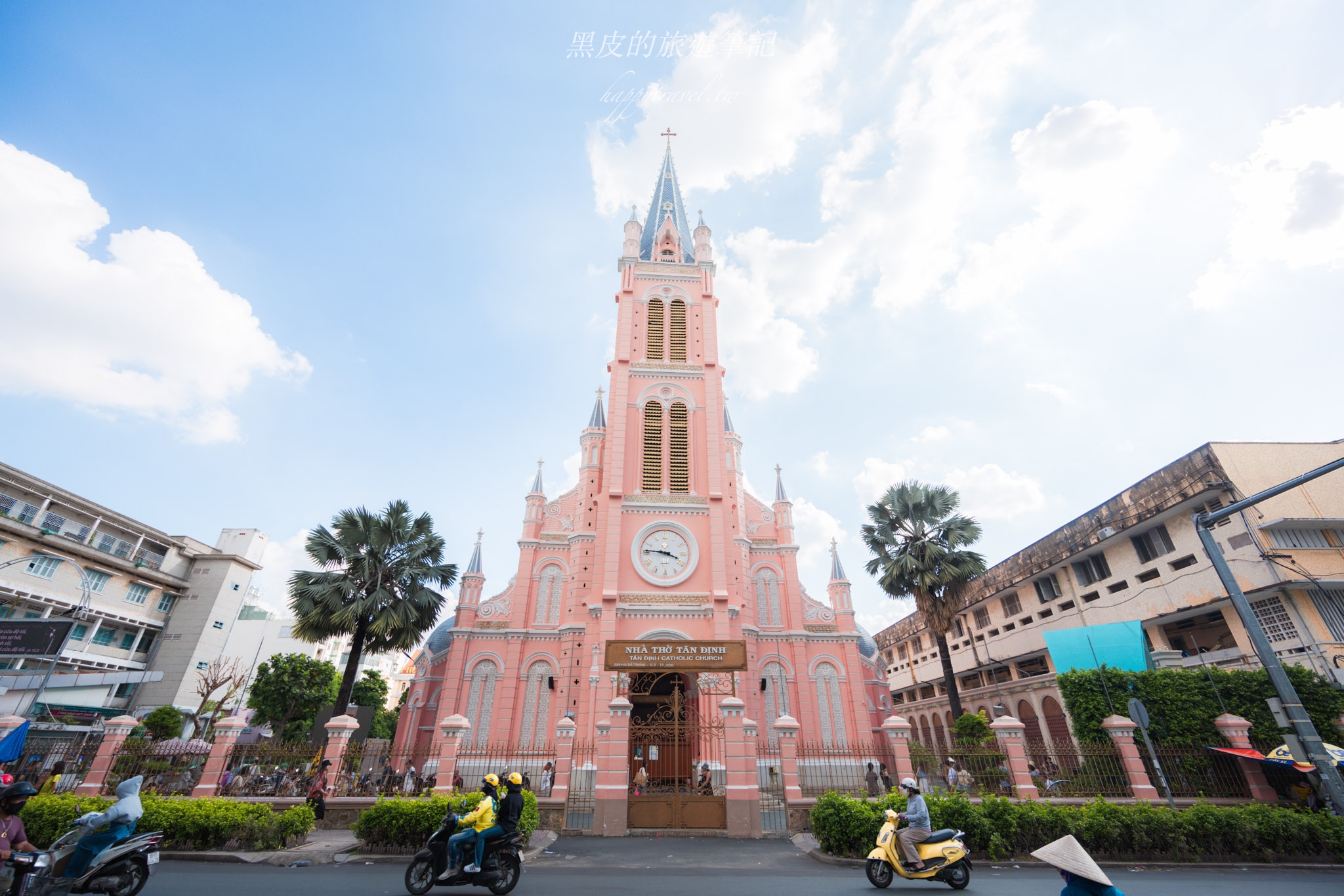 越南旅行社推薦『懶人旅遊旅行社』一日遊，網美必拍景點/超大傳統市集/超浪漫遊輪晚宴