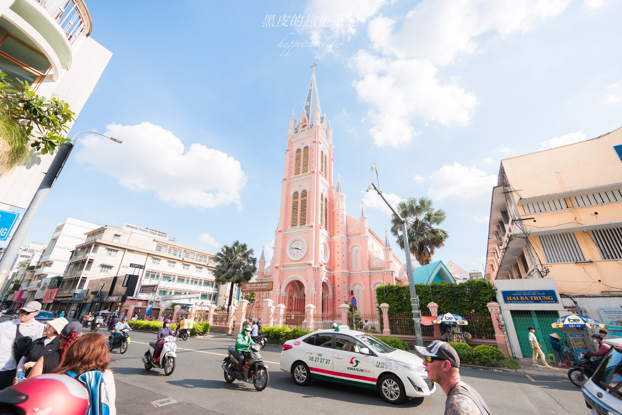 越南旅行社推薦『懶人旅遊旅行社』一日遊，網美必拍景點/超大傳統市集/超浪漫遊輪晚宴