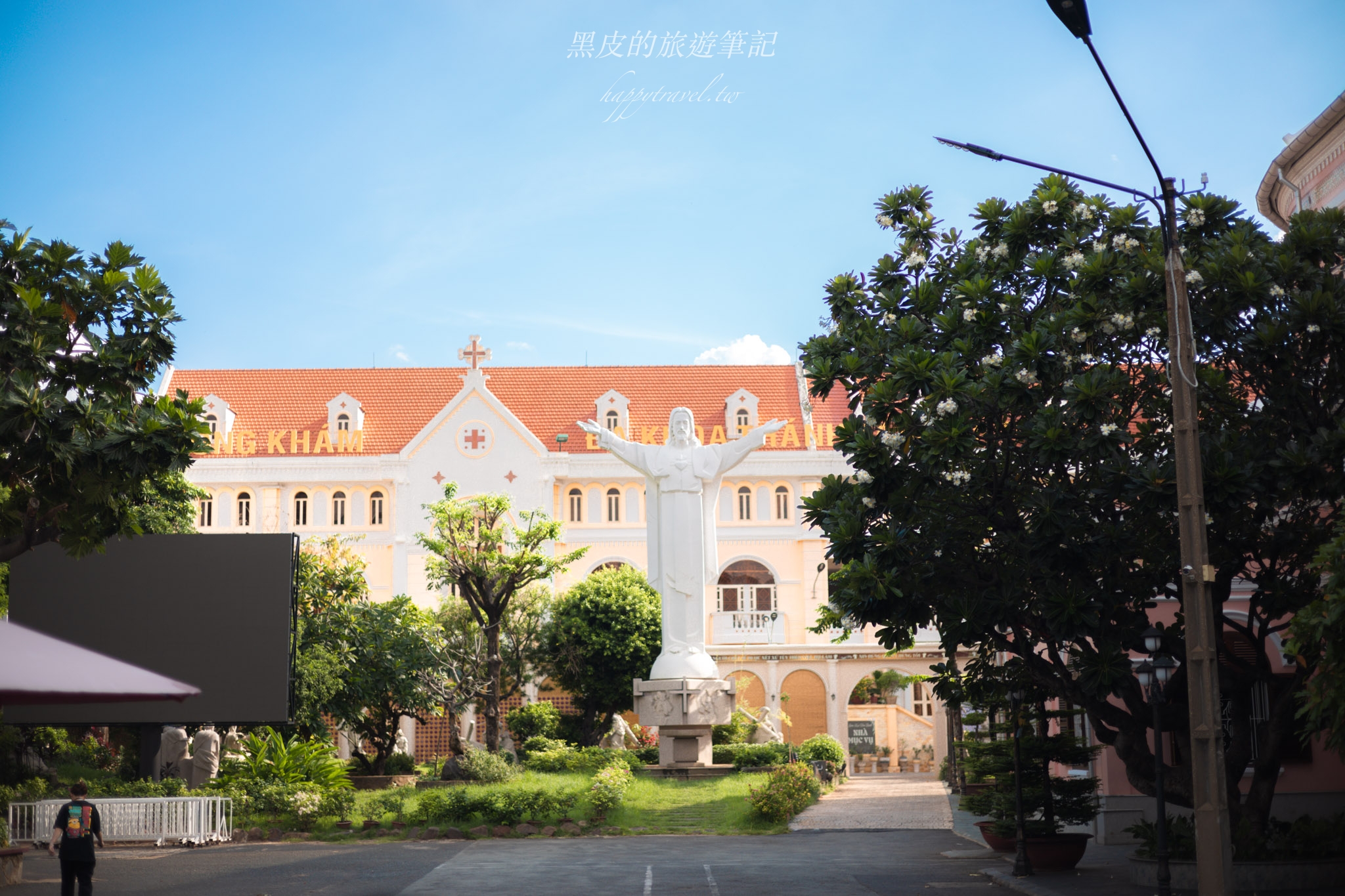 越南旅行社推薦『懶人旅遊旅行社』一日遊，網美必拍景點/超大傳統市集/超浪漫遊輪晚宴