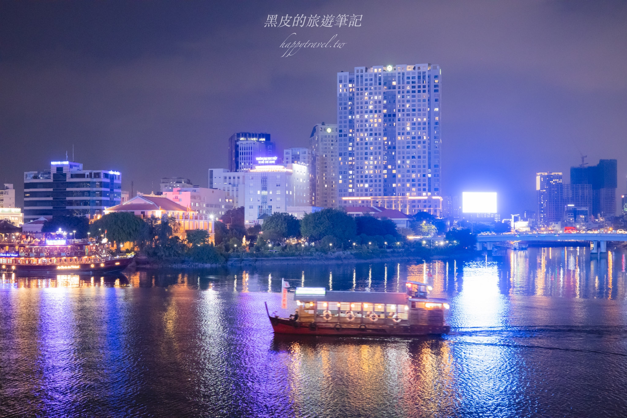 越南旅行社推薦『懶人旅遊旅行社』一日遊，網美必拍景點/超大傳統市集/超浪漫遊輪晚宴