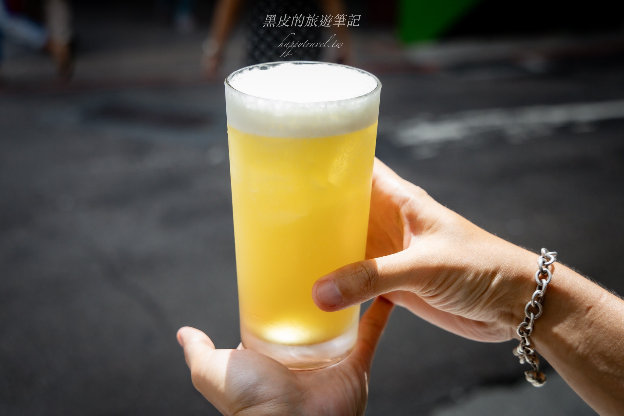 台北手搖飲推薦『鮮自然-西門町形象店』南台灣知名飲料店終於插旗北台灣，那義式萃取的茶品真的清甜回甘