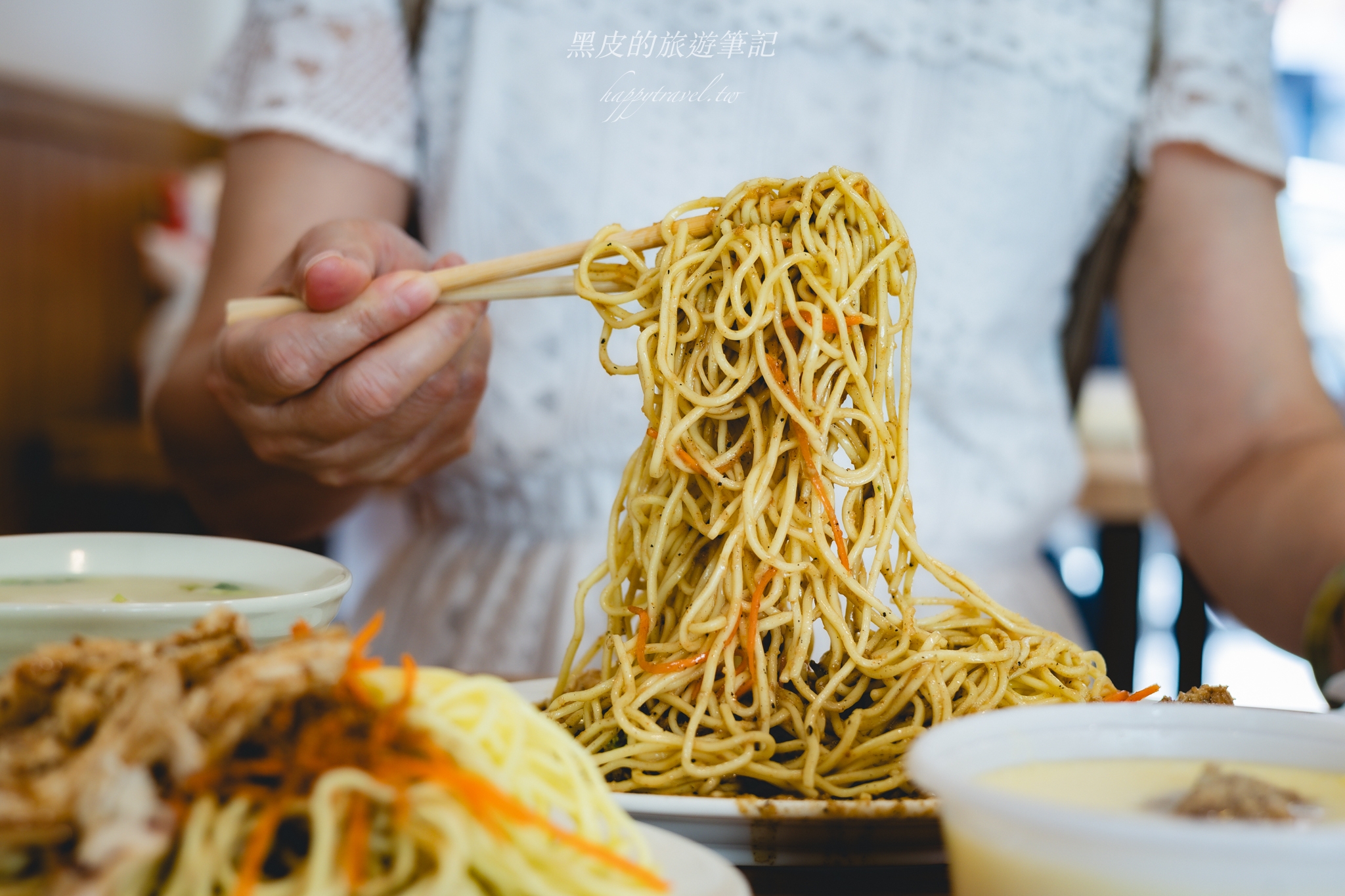 双營涼麵｜中壢最具代表的人氣排隊涼麵，大塊雞絲最過癮 @黑皮的旅遊筆記