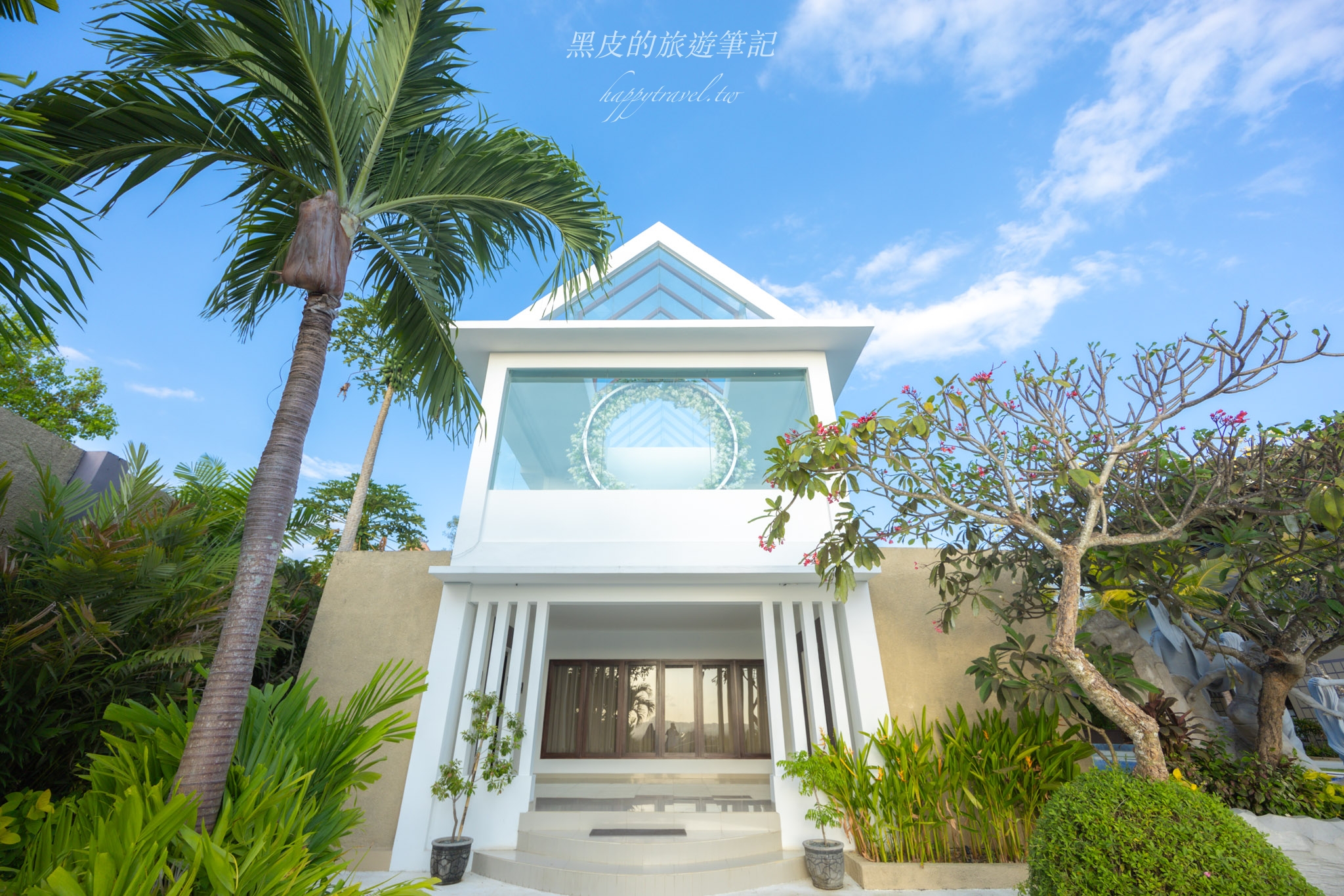 Luxotic Private Villa & Resort｜峇里島Villa推薦，一打開房門就可以跳水游泳