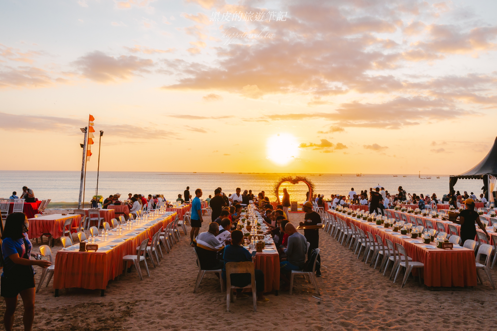 峇里島金巴蘭【The Cuisine Bali】最美夕陽沙灘燭光晚餐，此生一定要安排來一次