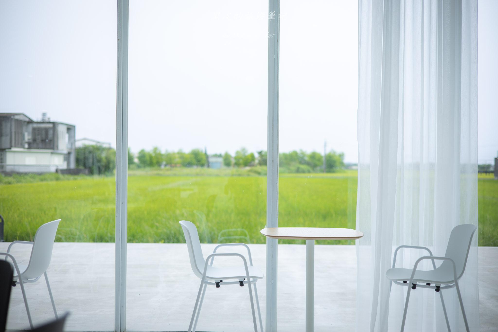 露絲·白Café小住宿
