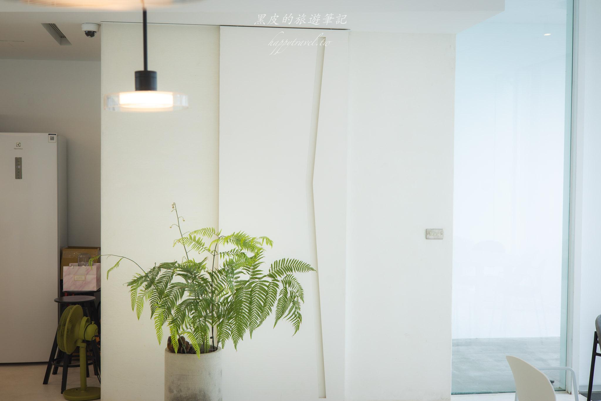 露絲·白Café小住宿｜小國生活系列全新咖啡廳，融合了純白韓系與北歐溫潤的設計