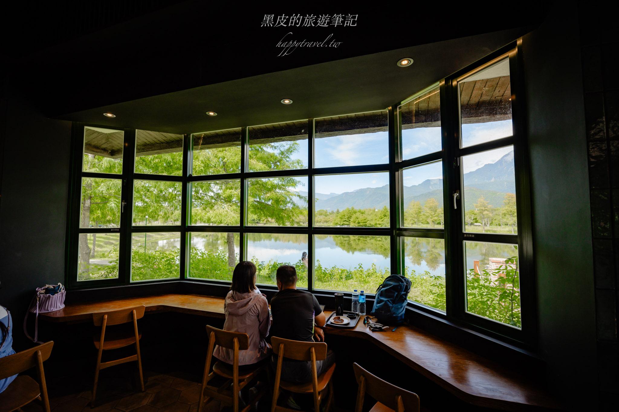 花蓮星巴克Starbucks（理想門市）｜全台最美的星巴克，坐擁山景與湖畔的療癒空間