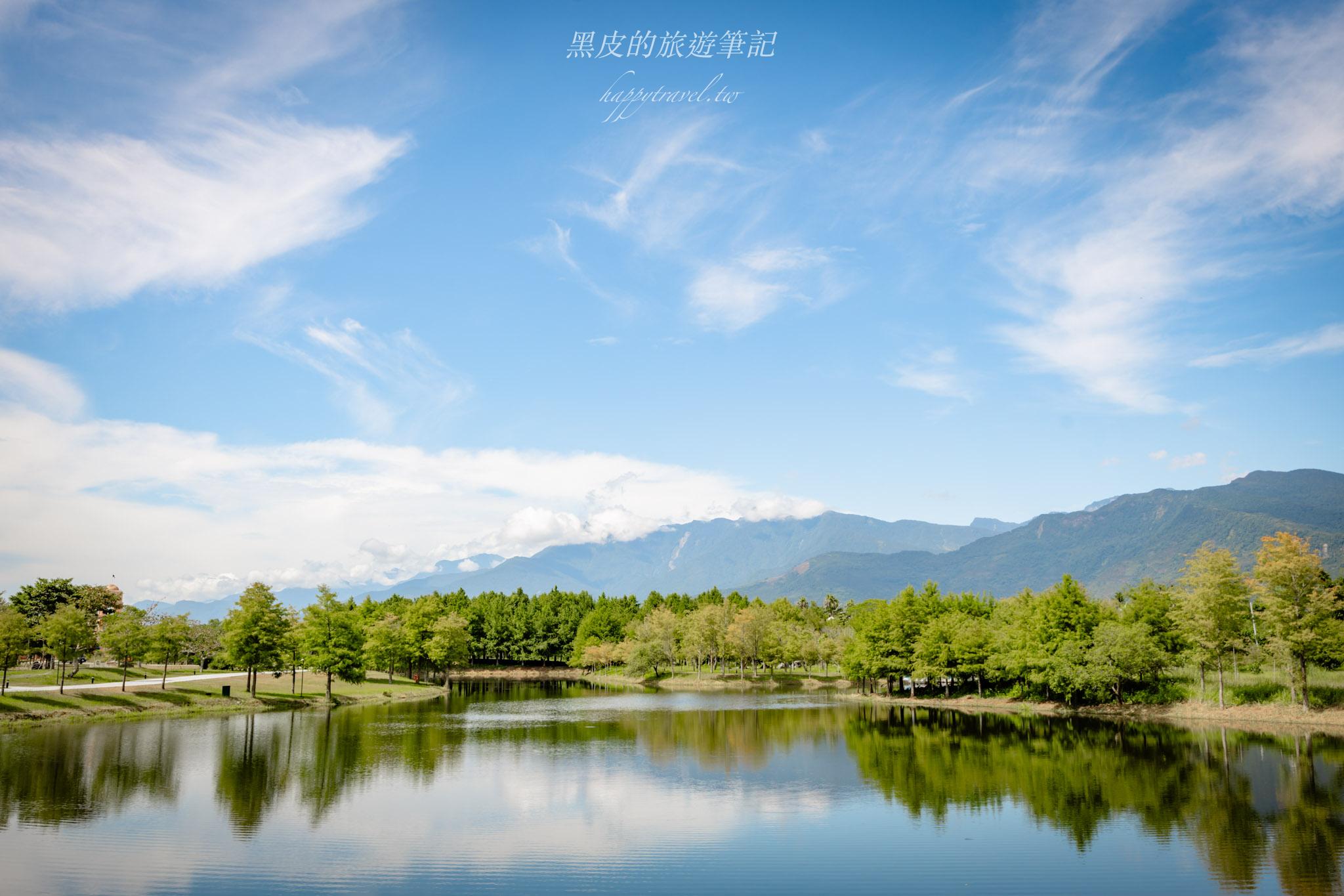 花蓮星巴克Starbucks（理想門市）｜全台最美的星巴克，坐擁山景與湖畔的療癒空間