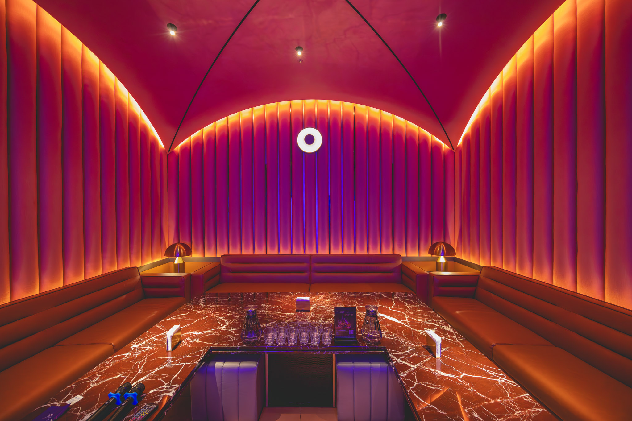 ONCOR七期｜全台最奢侈的歡唱聚所，節慶生日開Party的全新選擇。台中KTV｜台中聚會