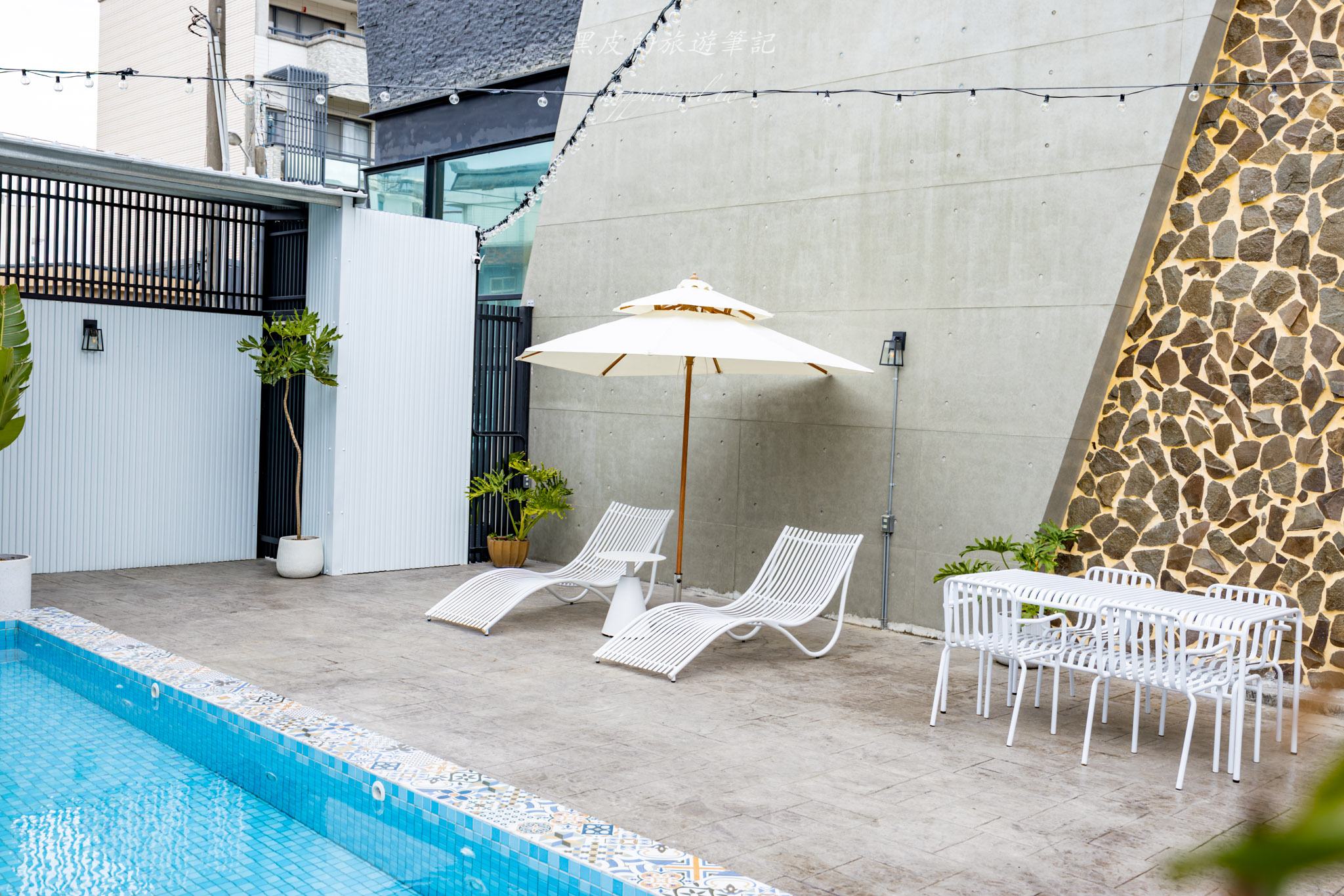 墾丁洛夫特Looft｜墾丁包棟民宿，四人即包棟，巷弄裡的美式度假住宿