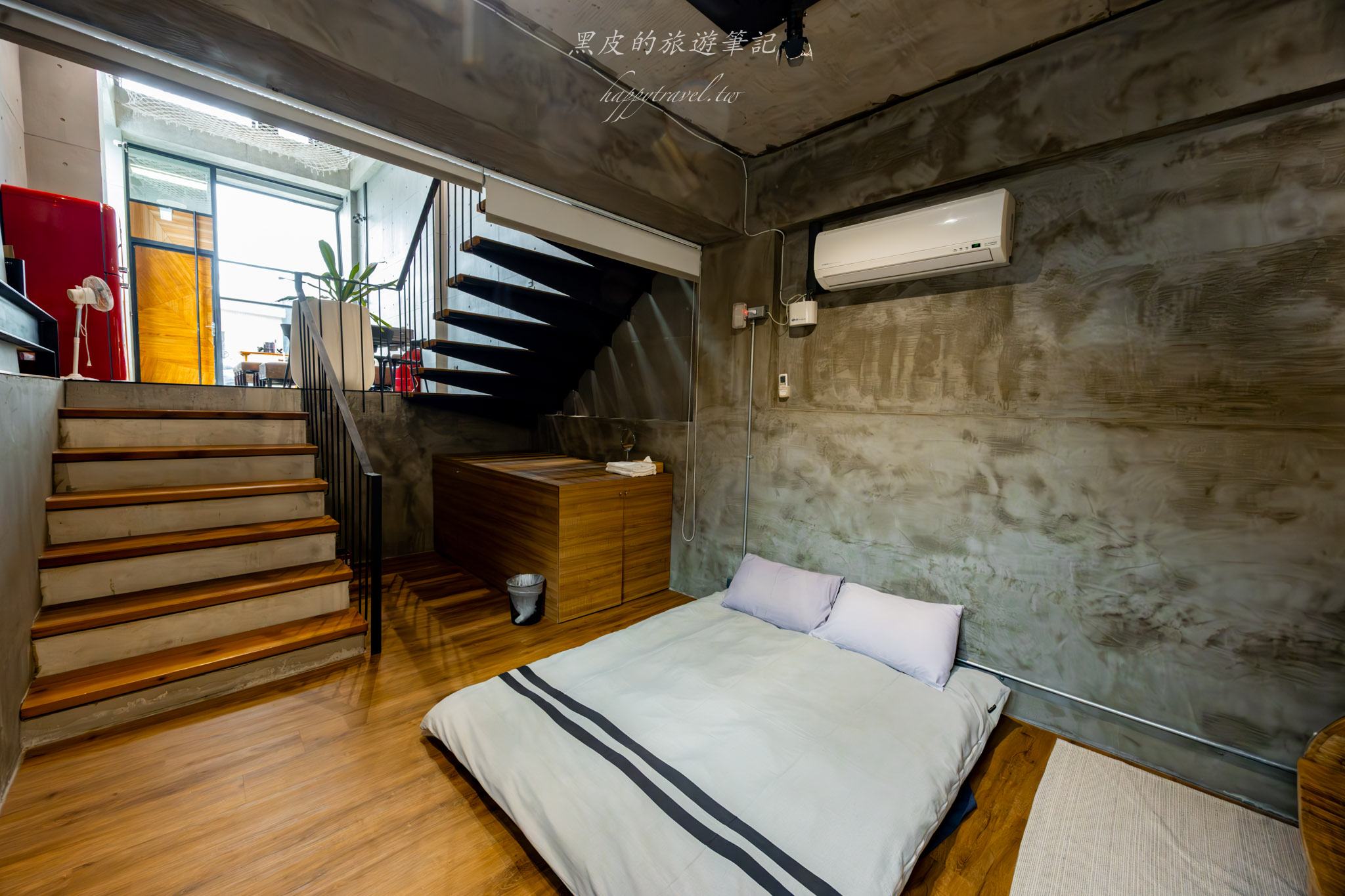 墾丁洛夫特Looft｜墾丁包棟民宿，四人即包棟，巷弄裡的美式度假住宿