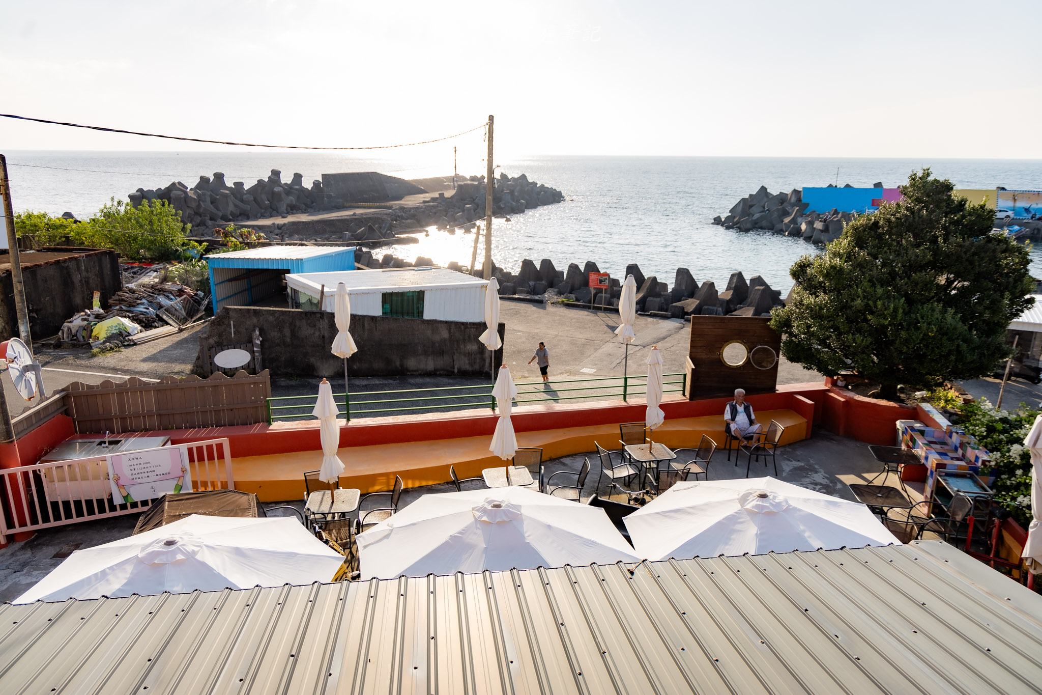 逗啥|只要$100就可以享用到這個美的無敵夕陽海景。恆春咖啡廳推薦。藏在漁村裡的海景小店 52 逗啥