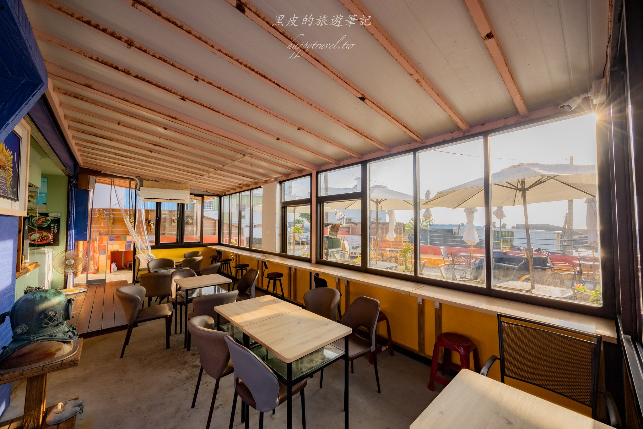 逗啥|只要$100就可以享用到這個美的無敵夕陽海景。恆春咖啡廳推薦。藏在漁村裡的海景小店 44 逗啥