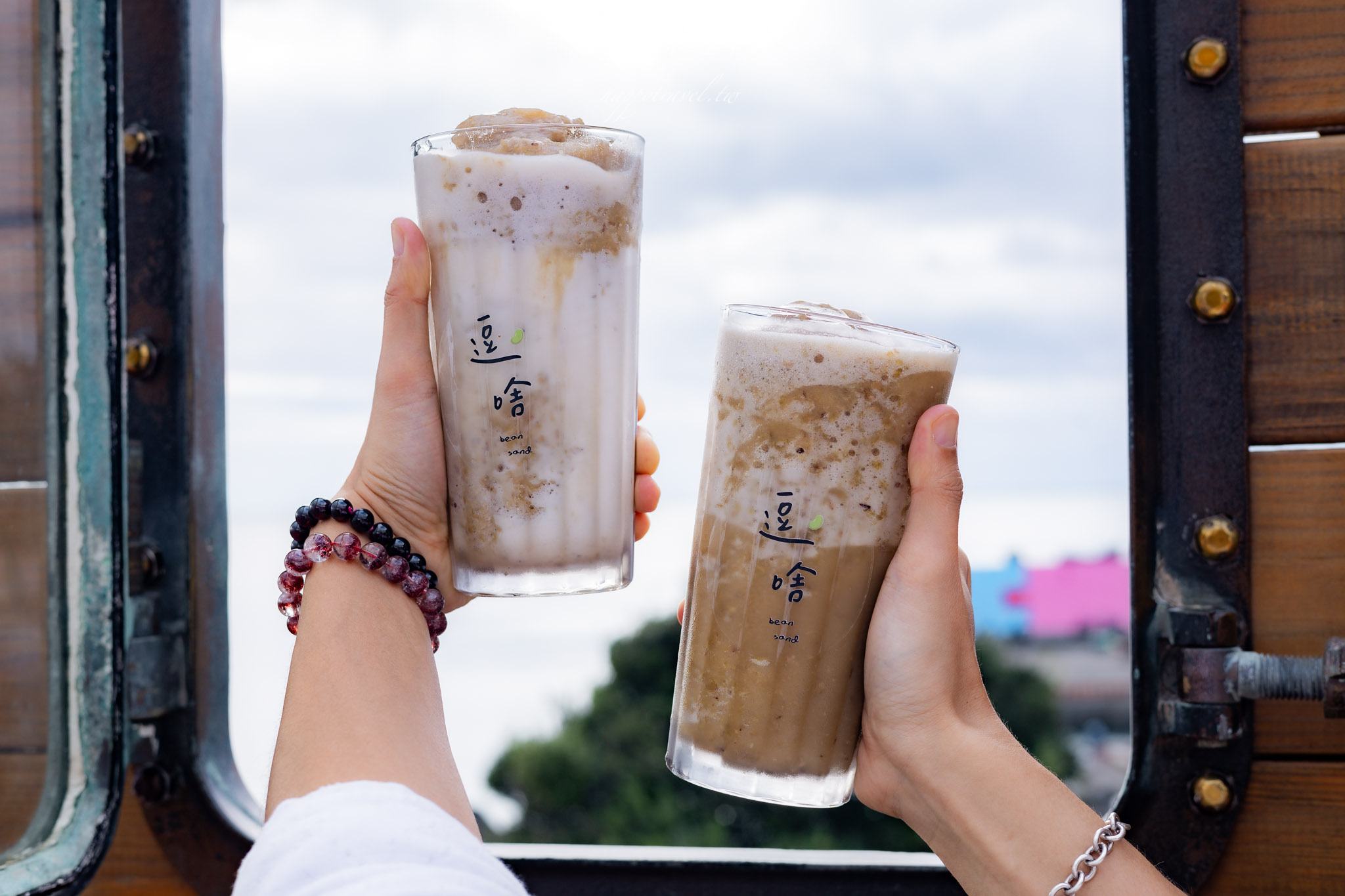 逗啥|只要$100就可以享用到這個美的無敵夕陽海景。恆春咖啡廳推薦。藏在漁村裡的海景小店 55 逗啥