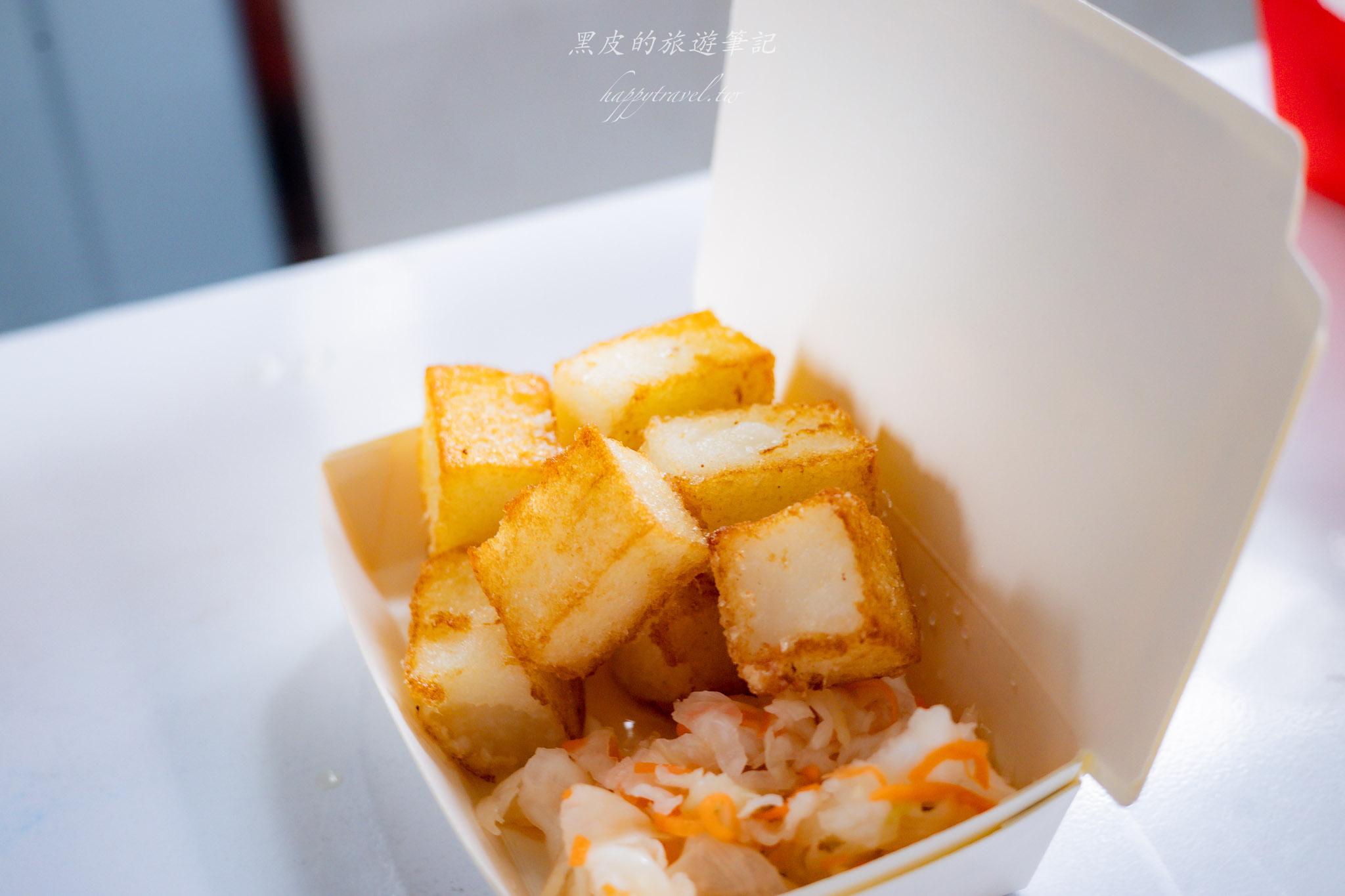 武淵阿月婆婆蔥油餅香腸｜宜蘭冬山老饕最愛的隱藏版美食，花生捲大腸包小腸。冬山美食