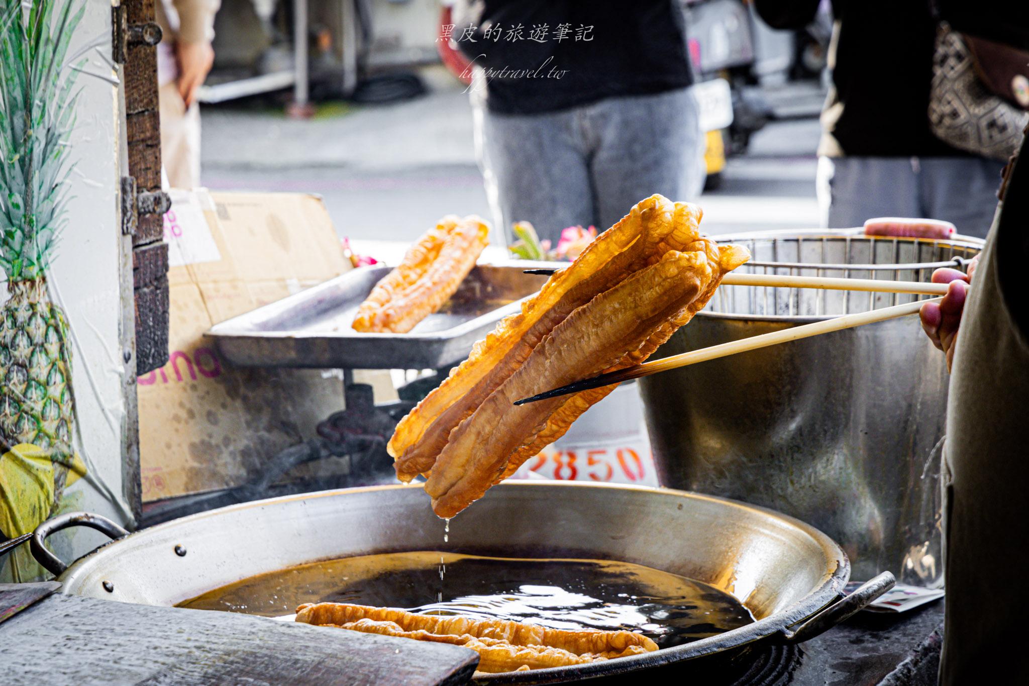 阿忠燒餅|嘉義一定要品嚐的燒餅油條。只要55塊,就是超大一份還加蛋。嘉義美食 阿忠燒餅|嘉義一定要品嚐的燒餅油條。只要55塊,就是超大一份還加蛋。嘉義美食