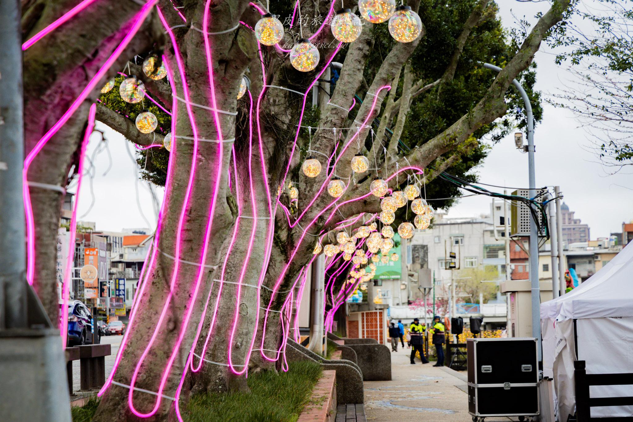 龍潭大池元宵燈區｜龍潭大池燈區照亮元宵，讓關公守著大池的夜