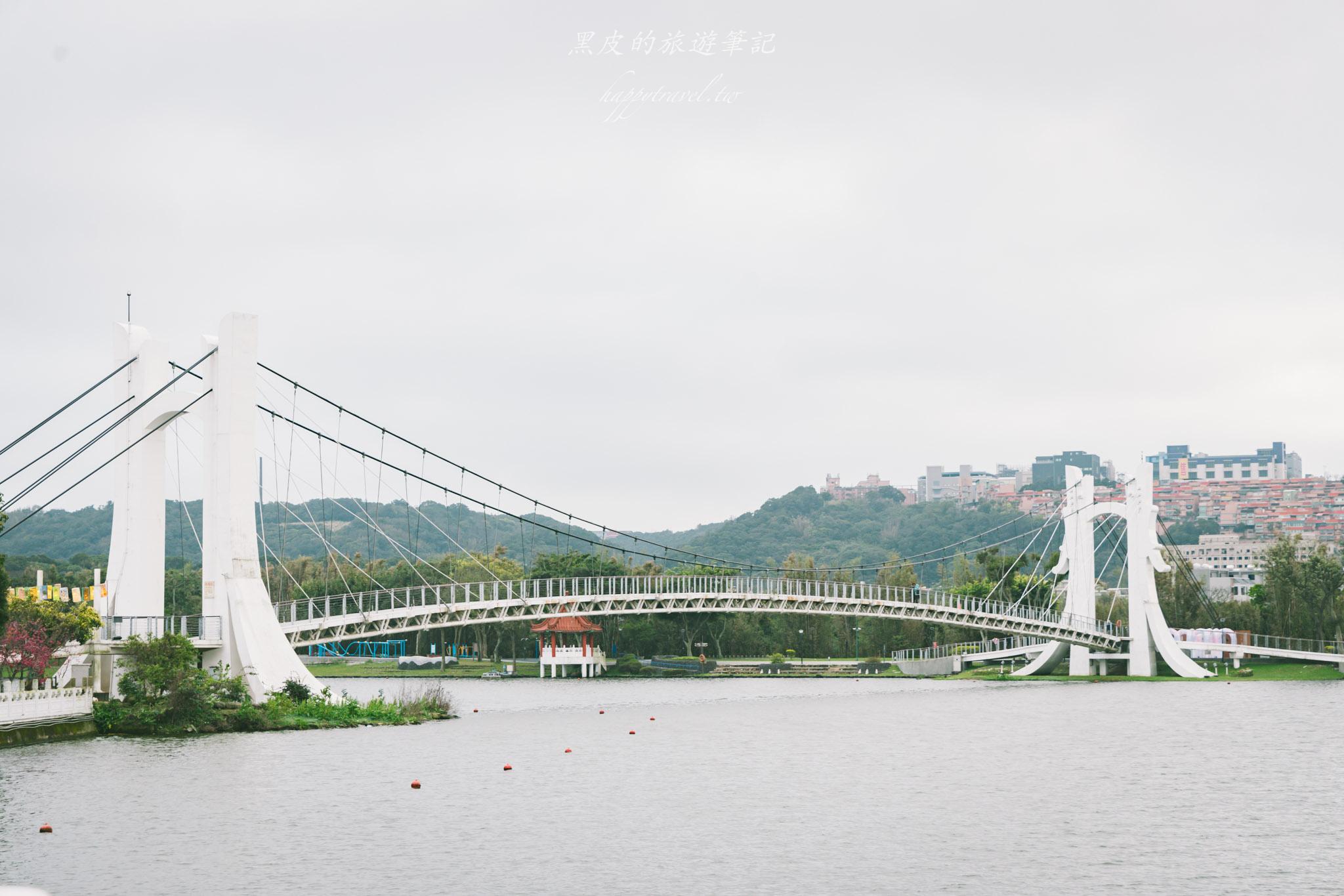 龍潭大池元宵燈區｜龍潭大池燈區照亮元宵，讓關公守著大池的夜