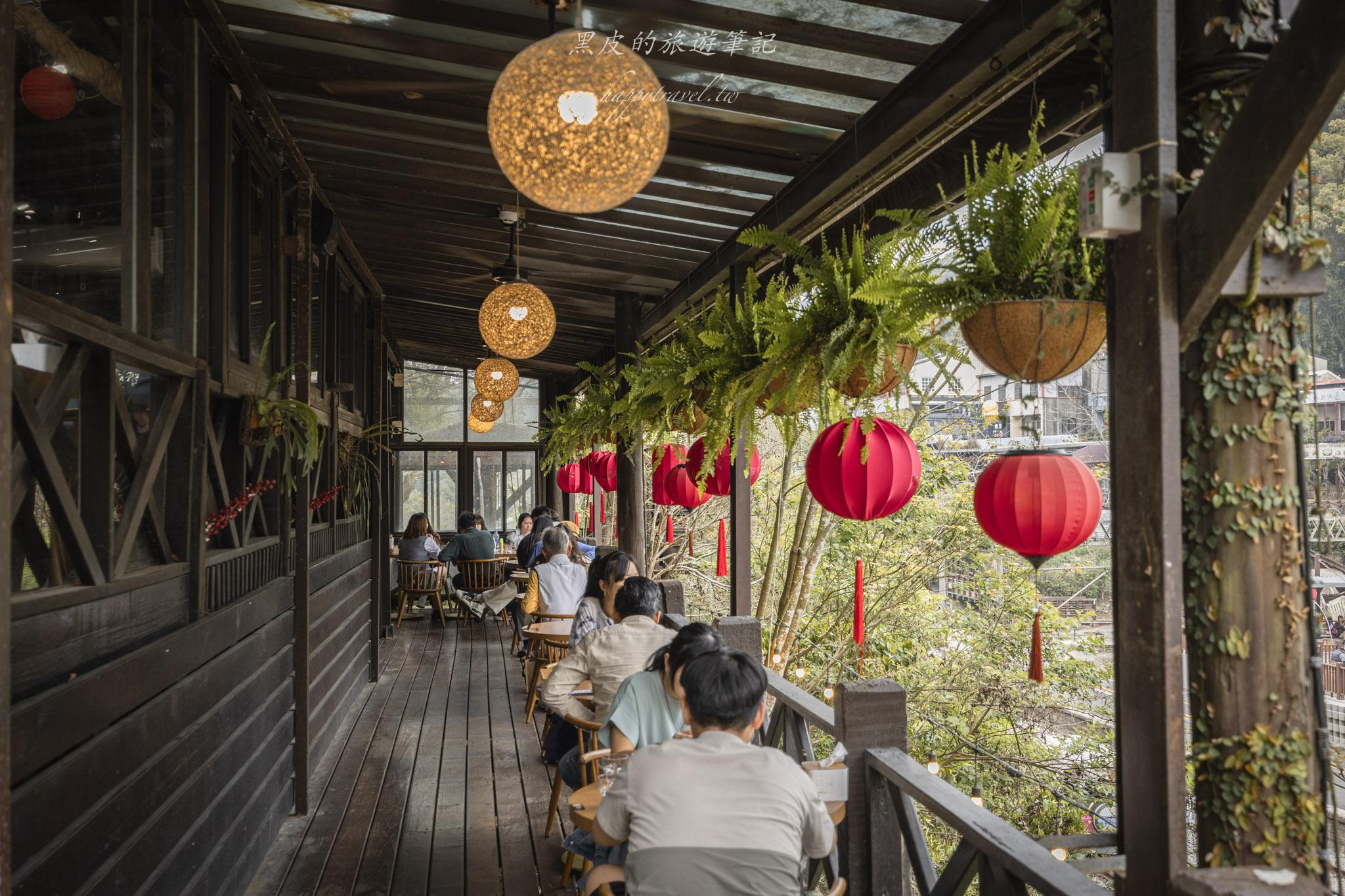 苗栗兩天一日行程|充滿美學苗栗露營區、接近大自然的鐵道自行車、被綠林圍繞的鐵道餐廳|苗栗景點推薦 83 三丘景觀餐廳 3 Hills café