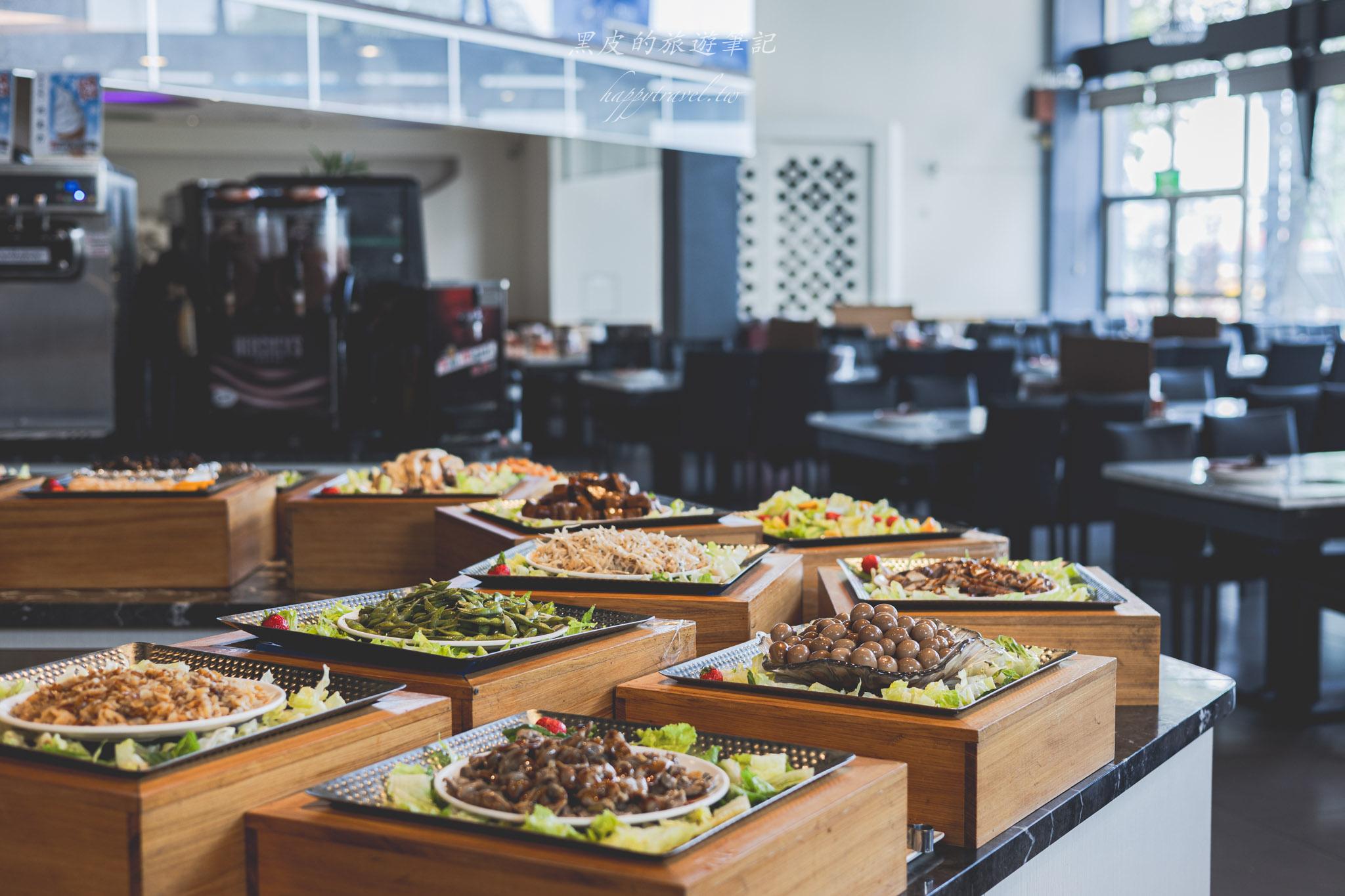 羽葉麻辣火鍋(三重店)|三重最大間火鍋吃到飽,每月都有優惠活動,生啤酒、哈根達斯不分平假日吃到飽。三重美食 73 羽葉麻辣火鍋