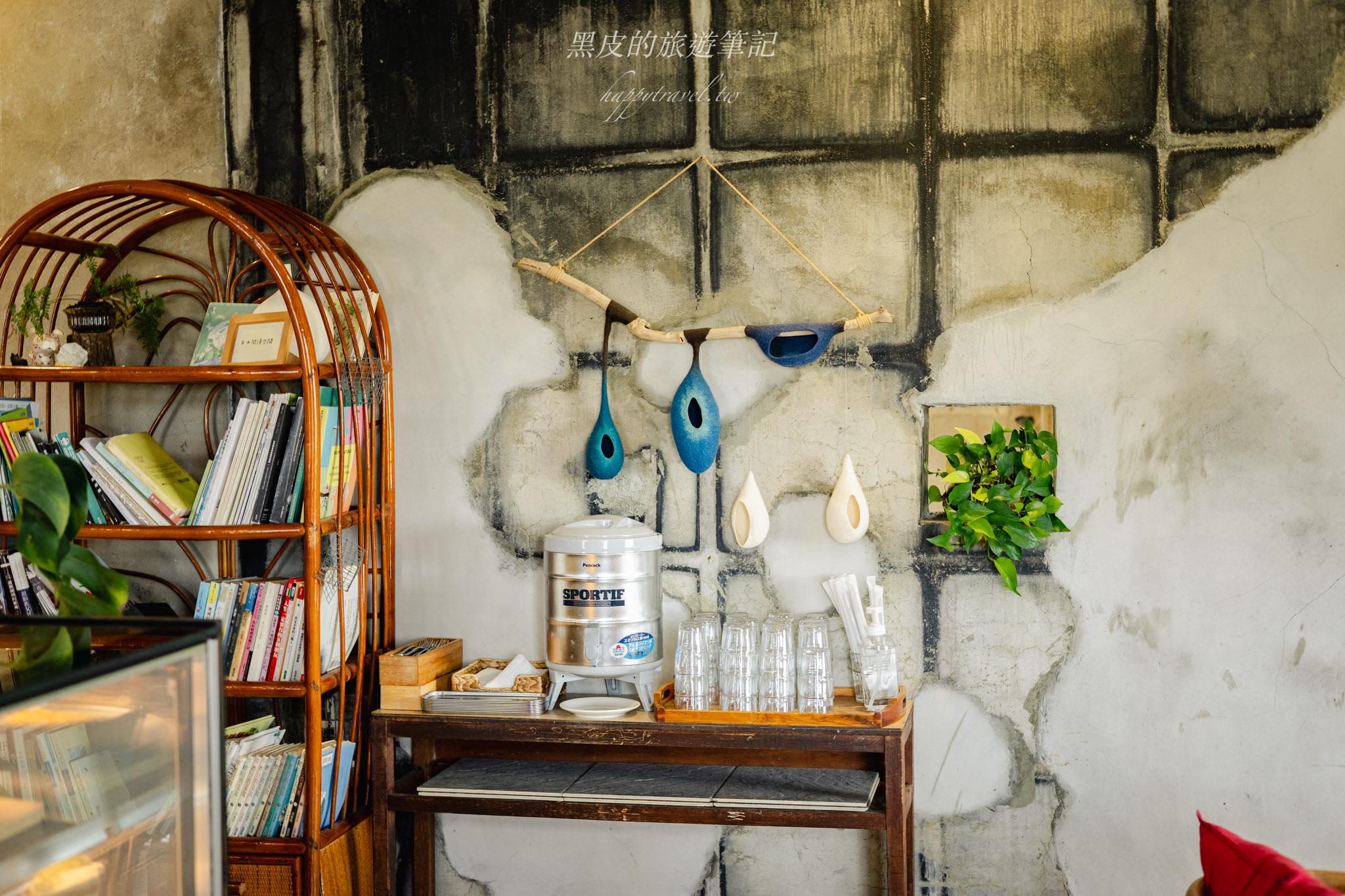 重成商號｜藏在老柑仔店二樓的甜點咖啡館，來一場海線小鎮的慢旅行。後龍咖啡廳