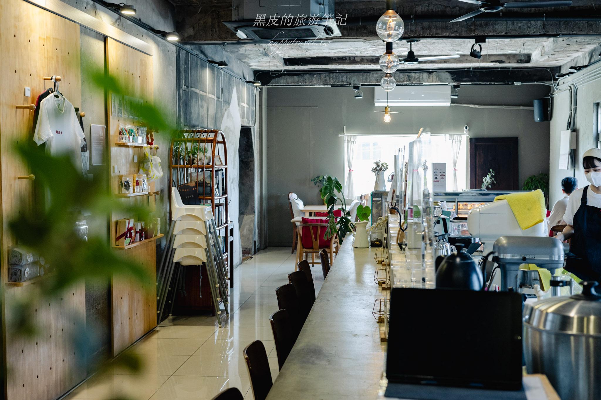 重成商號｜藏在老柑仔店二樓的甜點咖啡館，來一場海線小鎮的慢旅行。後龍咖啡廳