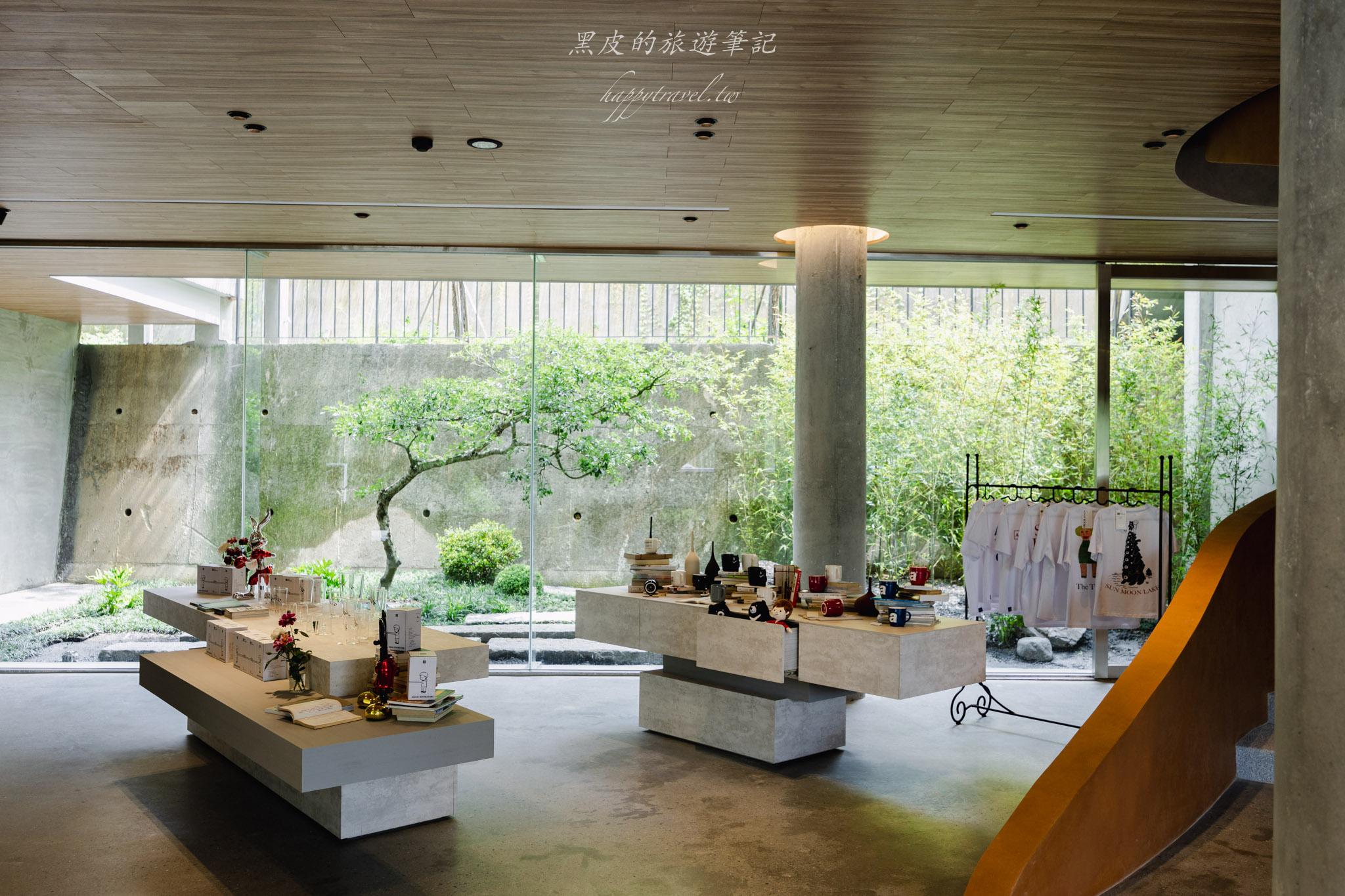 亞當書店 ADAM BOOKSTORE|藏身山林的絕美書店咖啡廳,清水模建築與藝術空間,日月潭景點 / 日月潭咖啡廳。 76 亞當書店