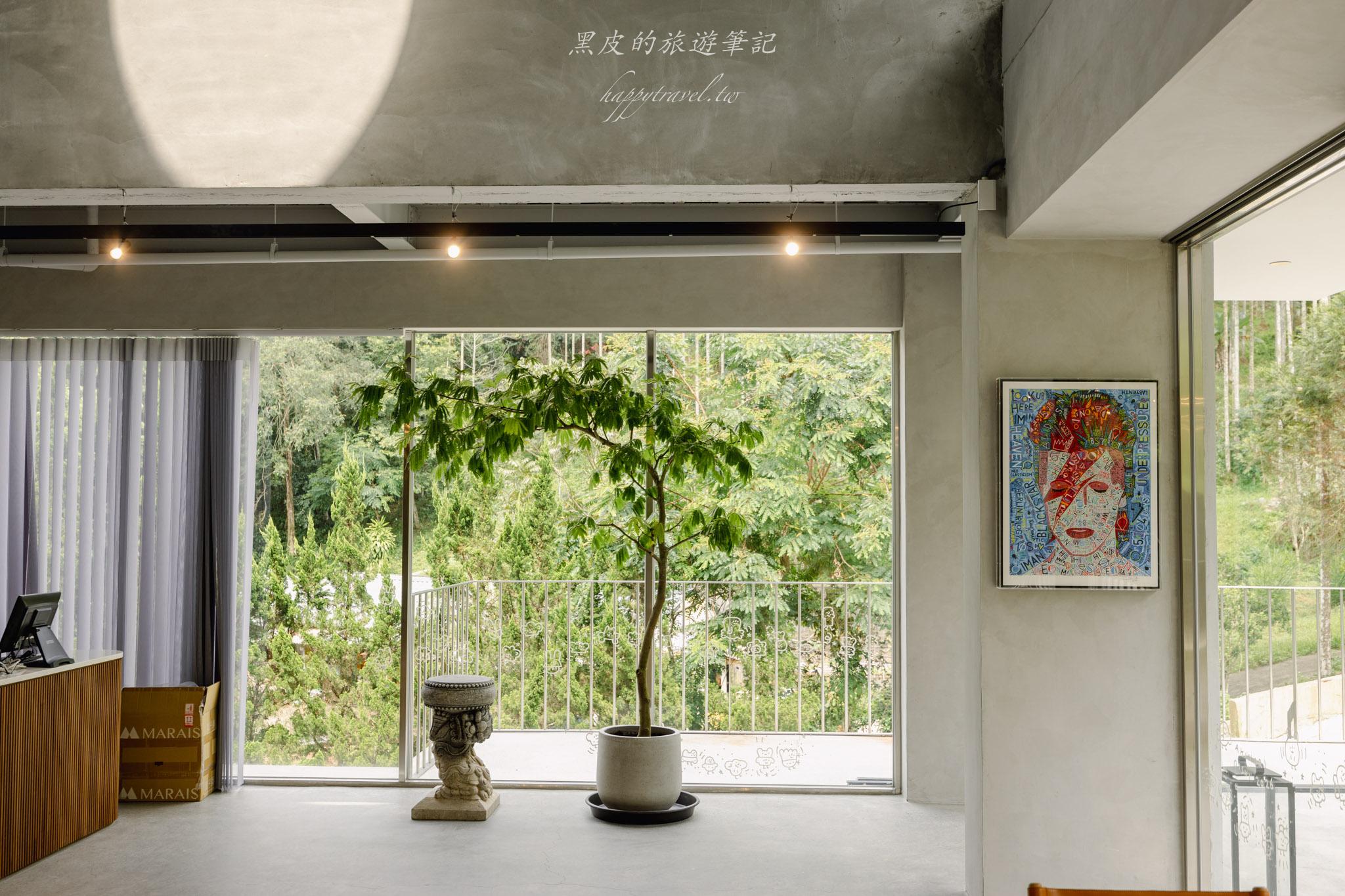 亞當書店 ADAM BOOKSTORE|藏身山林的絕美書店咖啡廳,清水模建築與藝術空間,日月潭景點 / 日月潭咖啡廳。 80 亞當書店