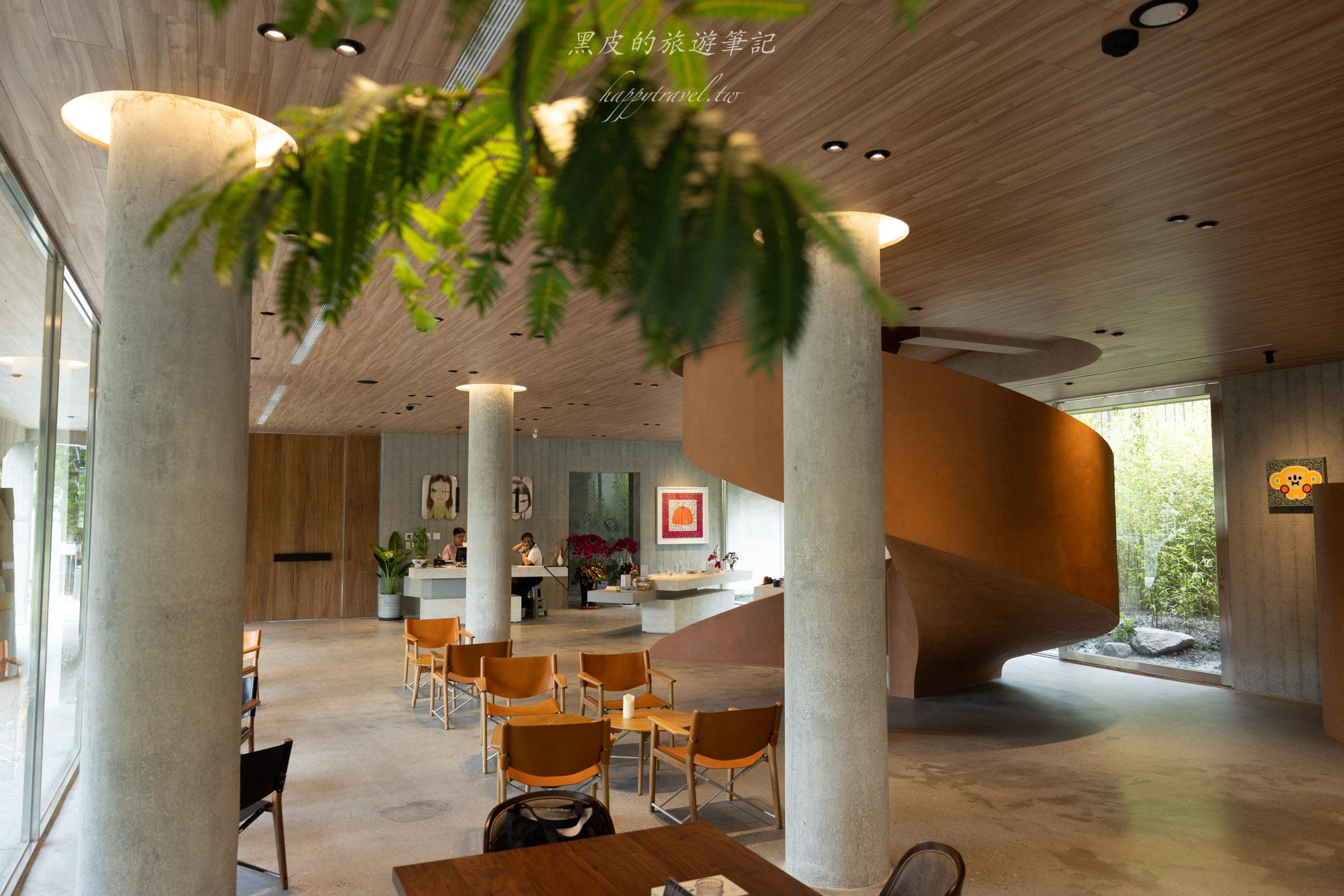 亞當書店 ADAM BOOKSTORE|藏身山林的絕美書店咖啡廳,清水模建築與藝術空間,日月潭景點 / 日月潭咖啡廳。 69 亞當書店