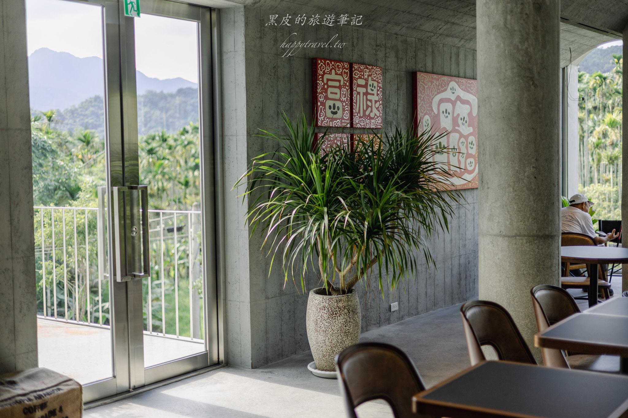 亞當書店 ADAM BOOKSTORE|藏身山林的絕美書店咖啡廳,清水模建築與藝術空間,日月潭景點 / 日月潭咖啡廳。 83 亞當書店