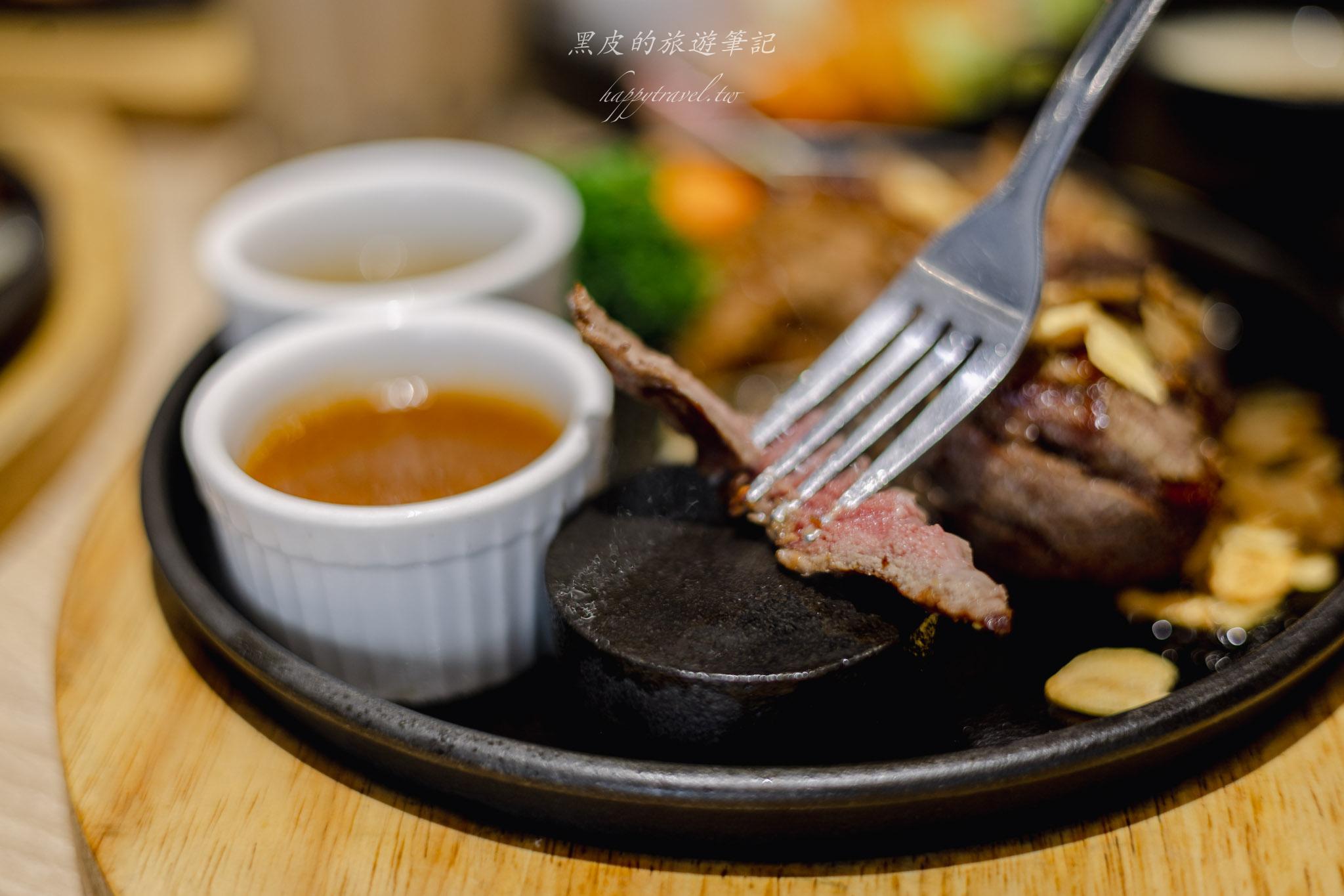 牛室炙燒牛排 BEEF HOUSE 中科玉門店|排餐搭配超狂自助吧吃到飽,披薩、炸物、甜點一次滿足!台中牛排館 110 牛室炙燒牛排 BEEF HOUSE