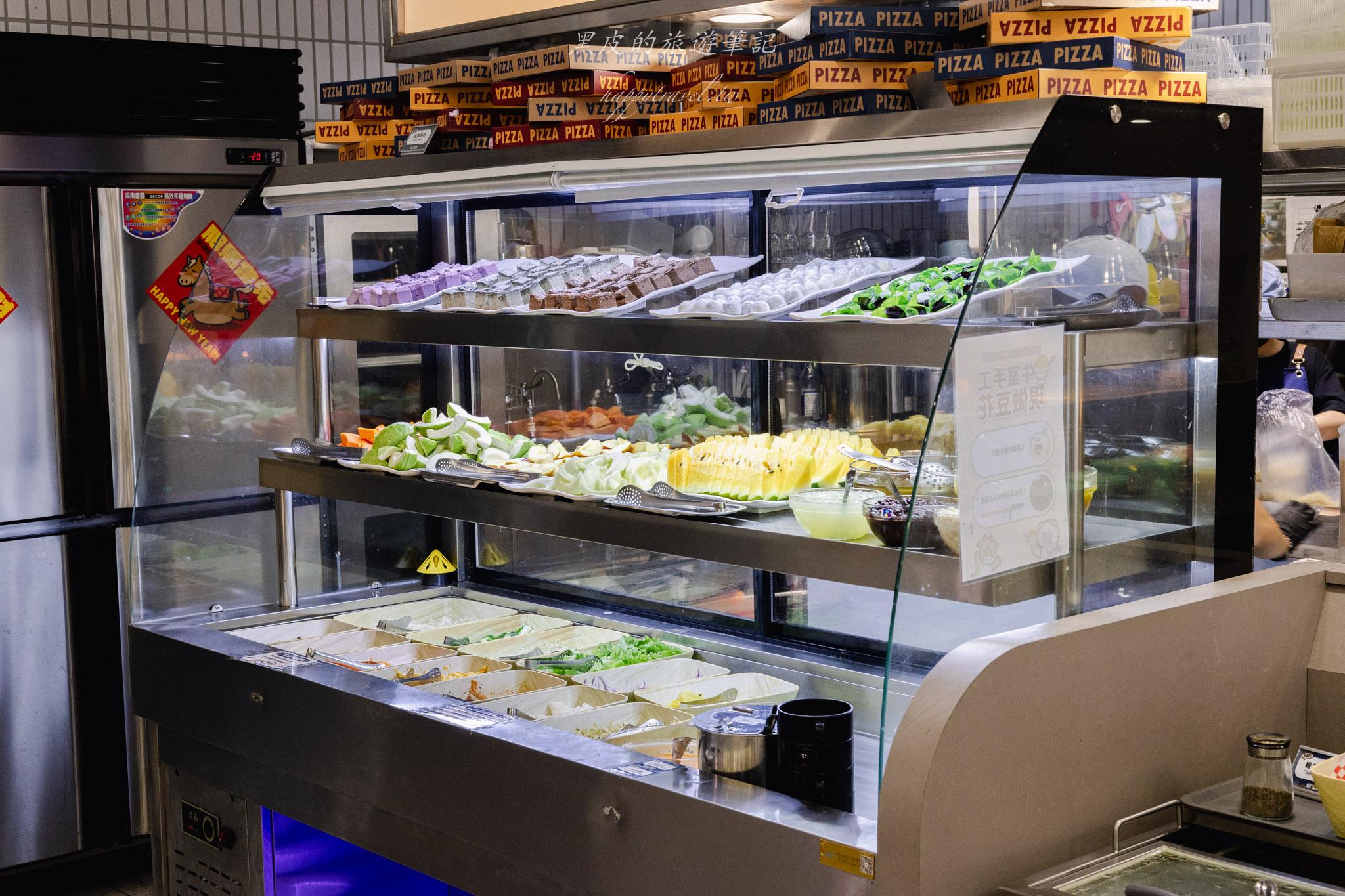 牛室炙燒牛排 BEEF HOUSE 中科玉門店|排餐搭配超狂自助吧吃到飽,披薩、炸物、甜點一次滿足!台中牛排館 87 牛室炙燒牛排 BEEF HOUSE