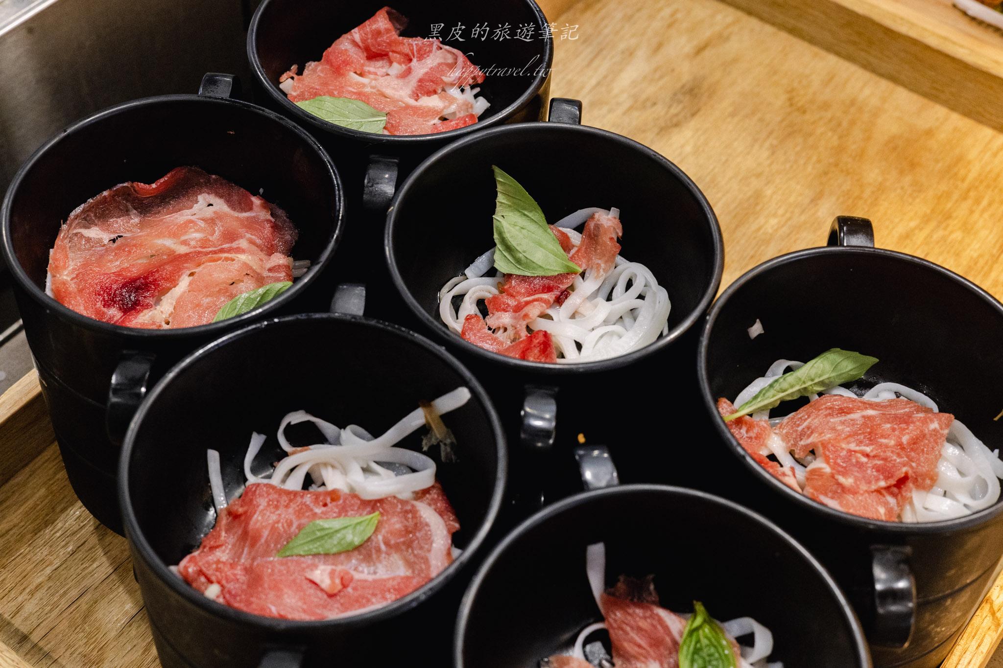 牛室炙燒牛排 BEEF HOUSE 中科玉門店|排餐搭配超狂自助吧吃到飽,披薩、炸物、甜點一次滿足!台中牛排館 77 牛室炙燒牛排 BEEF HOUSE