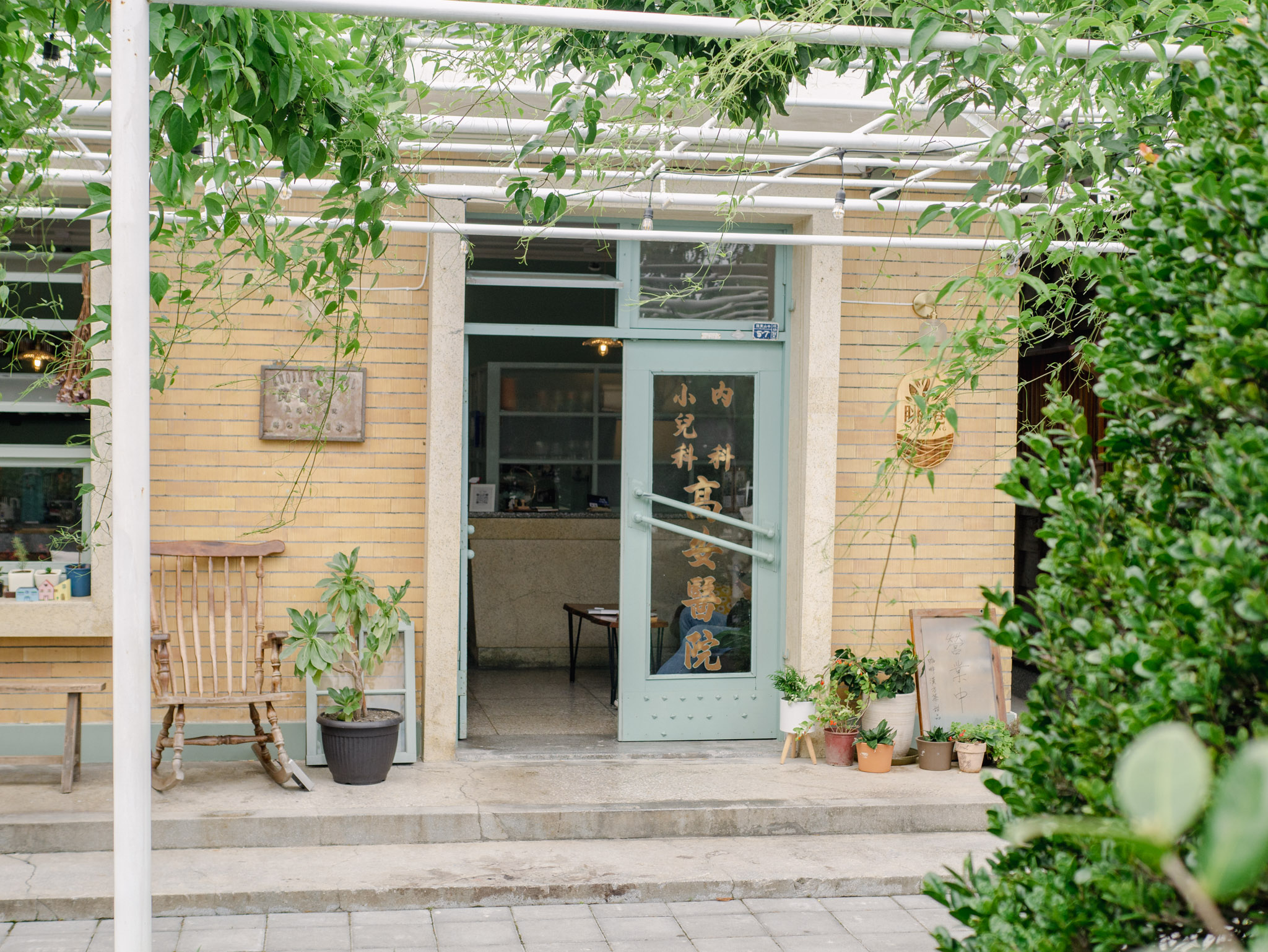眺港 café|台東成功咖啡廳推薦,走進老醫院喝一杯漢方咖啡,感受成功鎮最有故事的老屋空間 25 台東成功咖啡廳