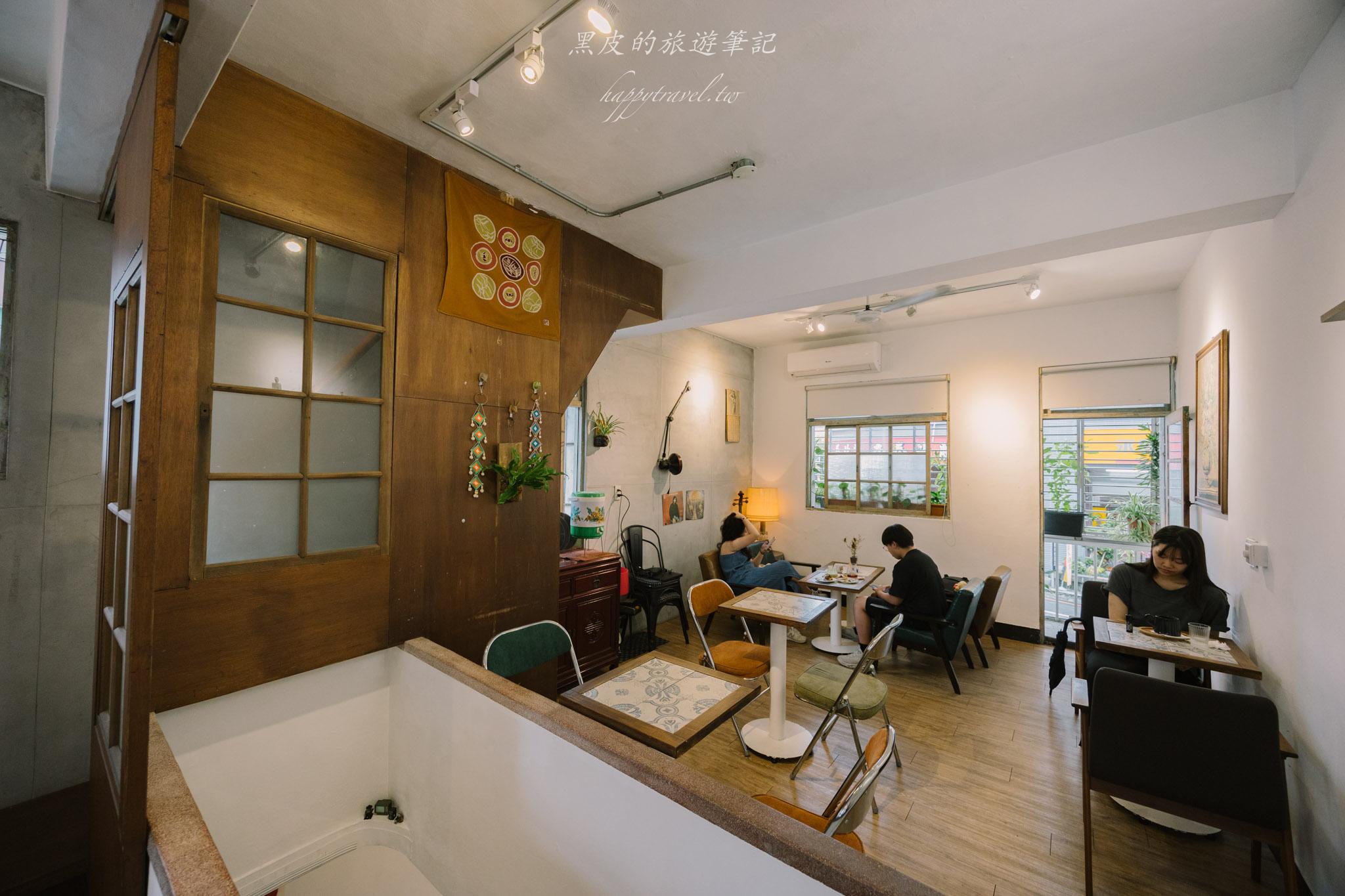 河馬 Homa Coffee|宜蘭礁溪咖啡廳推薦!藏身街角的三層樓老宅,復古氛圍、手作甜點與咖啡一次滿足 32 礁溪咖啡廳