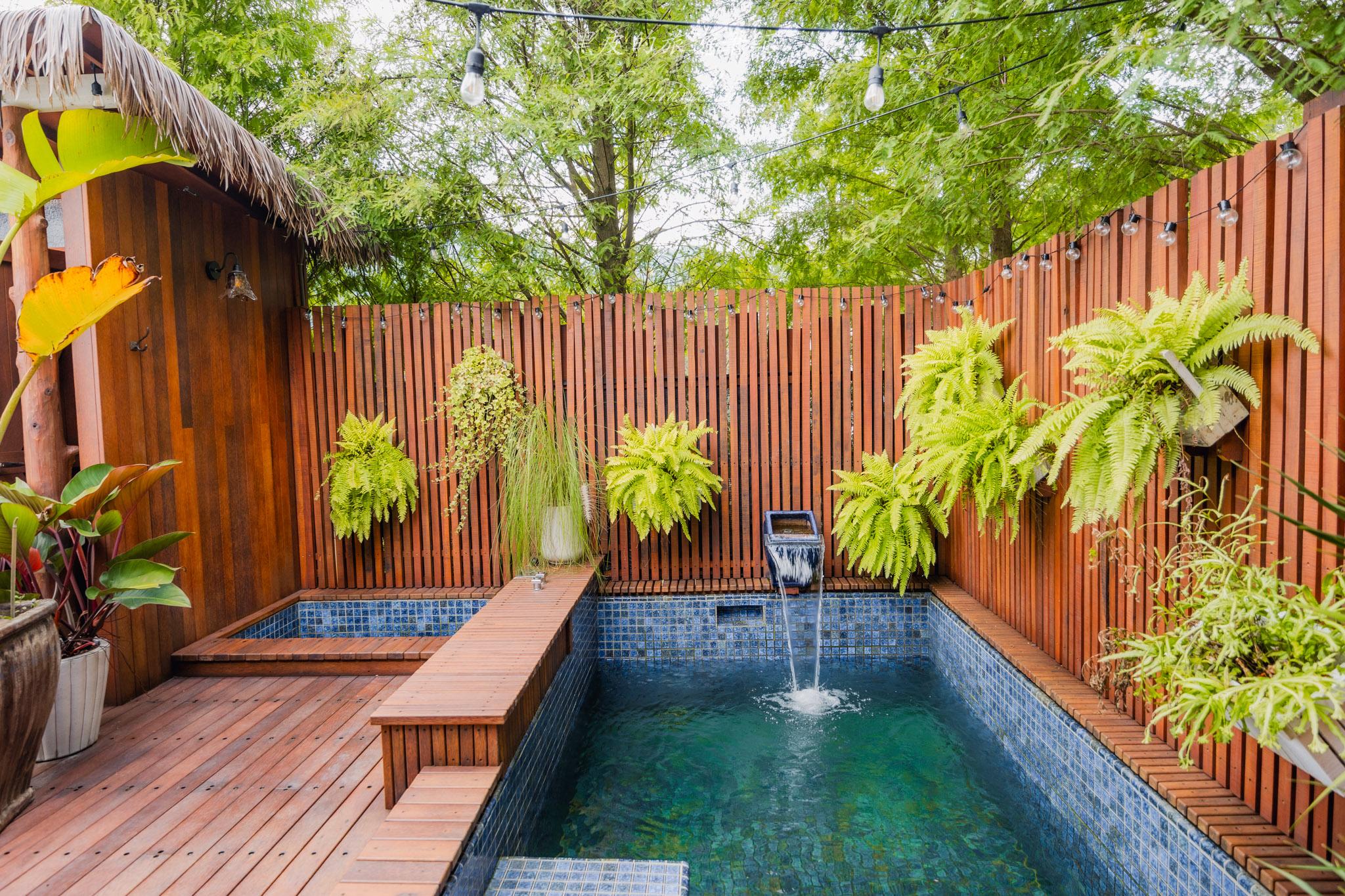 日月潭民宿 - 心沐灣 Sun Moon Bay Villa|住進山林裡的度假秘境,山景浴缸房、烤肉火鍋與漂浮早餐一次享受。2026全新日月潭住宿推薦 64 日月潭民宿